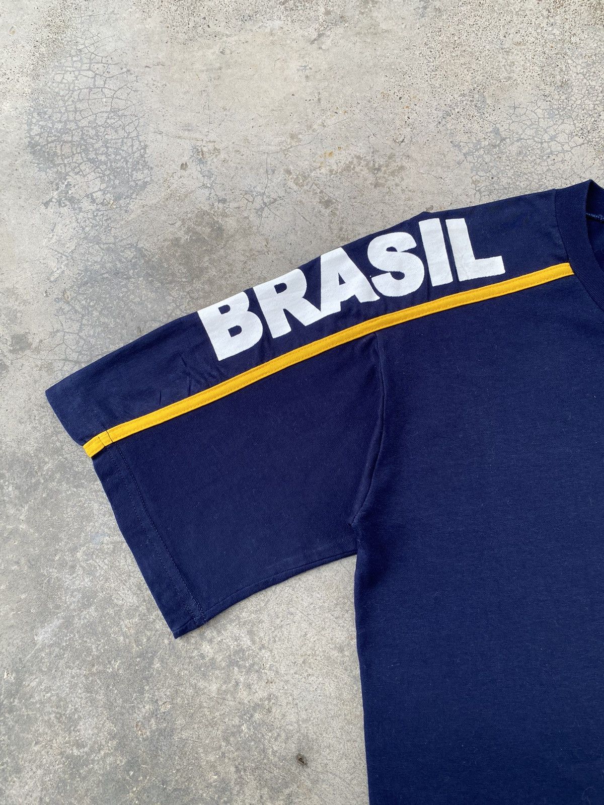 Vintage Vintage Y2k Football Brazil Tees Size US M / EU 48-50 / 2 - 6 Thumbnail