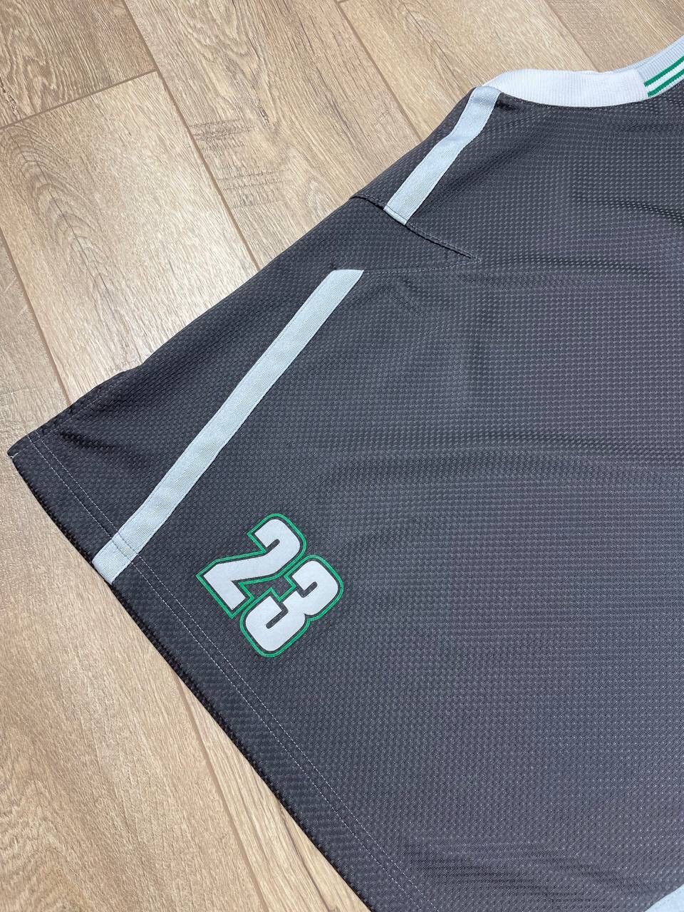 Jordan Brand × Vintage Vintage Y2K Air Jordan 23 Big Logo Singlet Jersey Tee Shirt Size US L / EU 52-54 / 3 - 7 Thumbnail