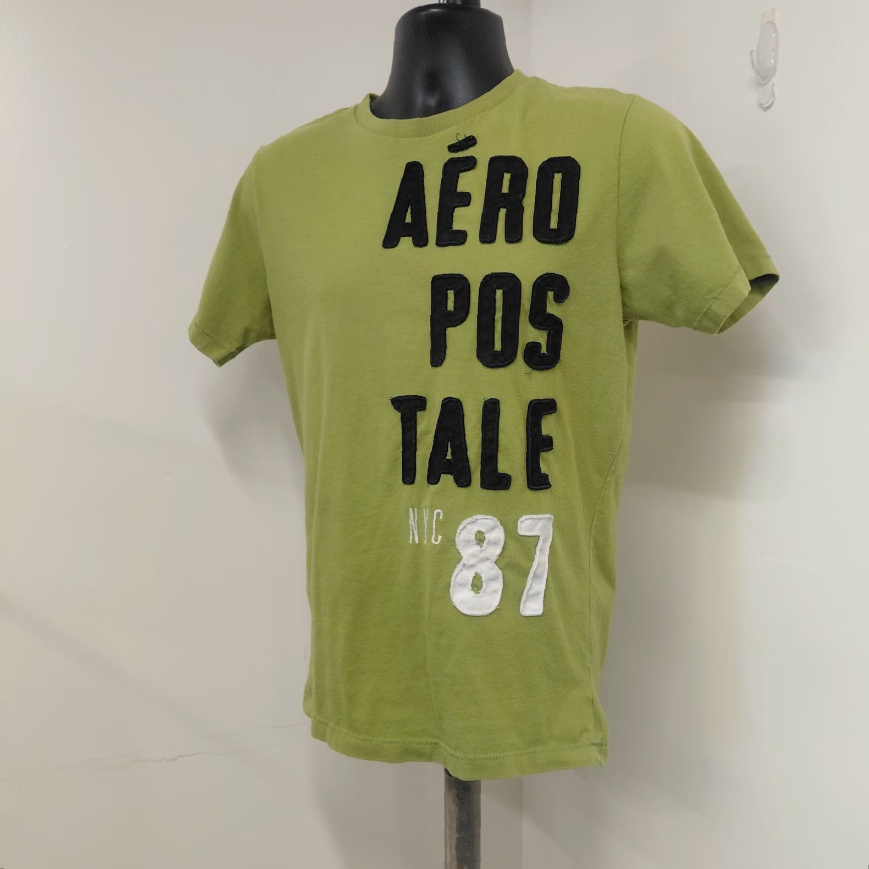 Vintage Aéropostale T-Shirt Men's Size Medium Neon Green Embroidered Logo Graphic Crew Neck Solid Green Short Sleeve Size US M / EU 48-50 / 2 - 3 Thumbnail