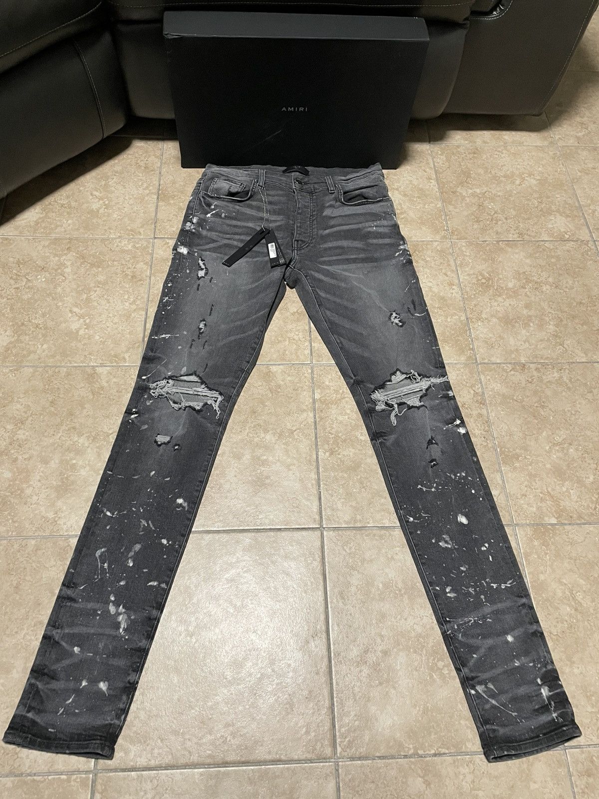 Amiri Amiri/ Bleach Splatter Thrasher Mlnus Size US 32 / EU 48 - 1 Thumbnail