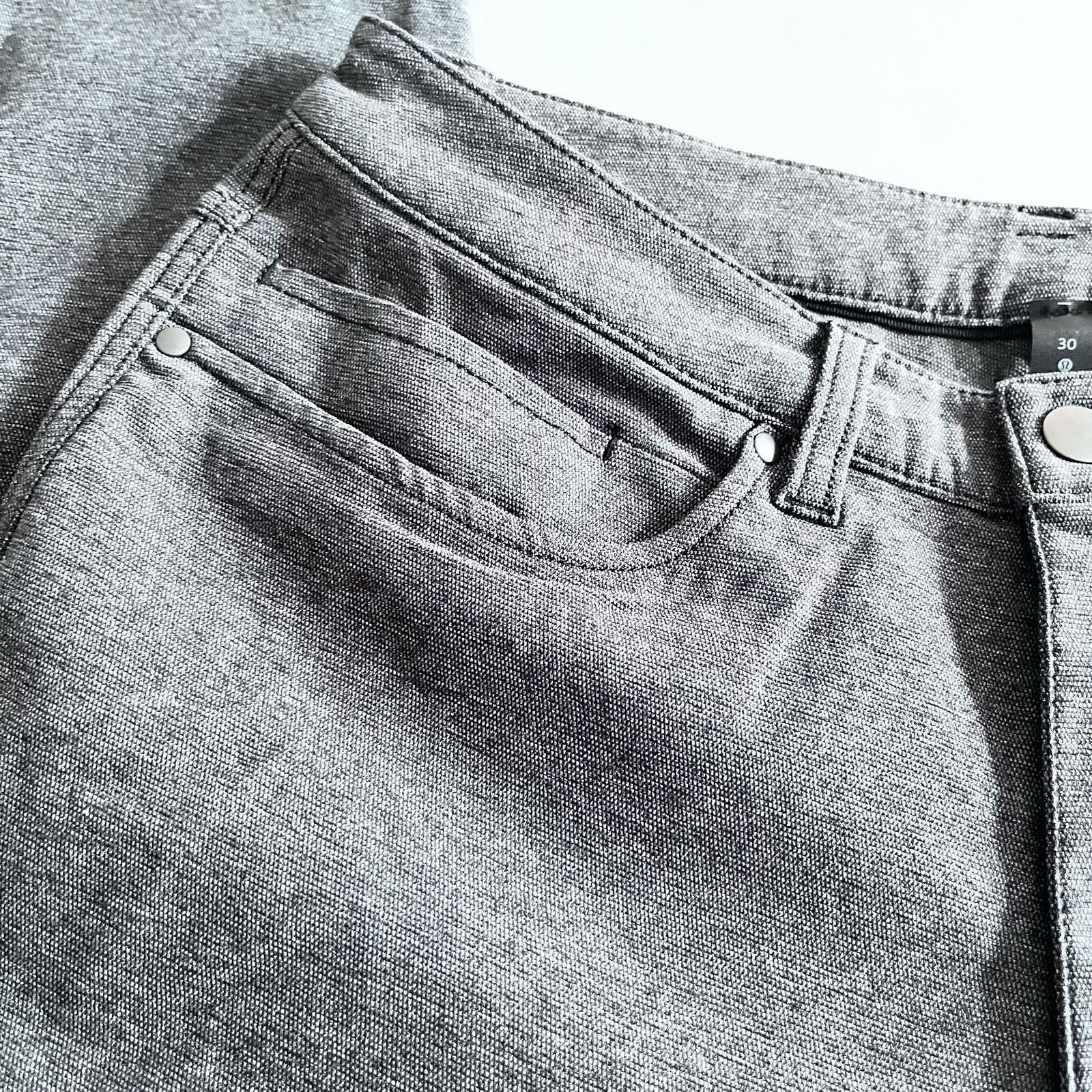 Lululemon Lululemon Mens Heather black ABC Skinny Pant 30x34 NWT Size US 30 / EU 46 - 4 Thumbnail