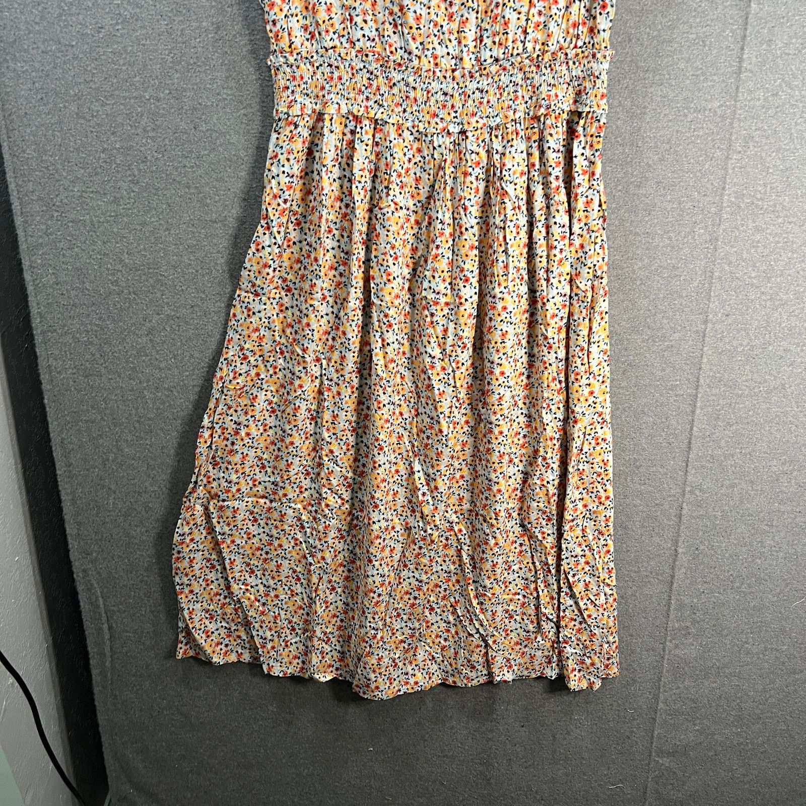 Other Candace Cameron Bure Smocked V-Neck Midi Dress Size S / US 4 / IT 40 - 5 Thumbnail