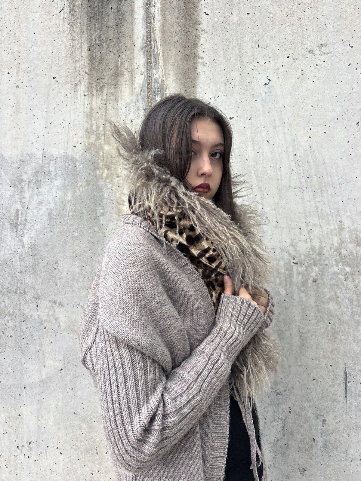 Dolce & Gabbana 2000s Dolce & Gabbana Fur Collar long knit. Size M / US 6-8 / IT 42-44 - 5 Thumbnail