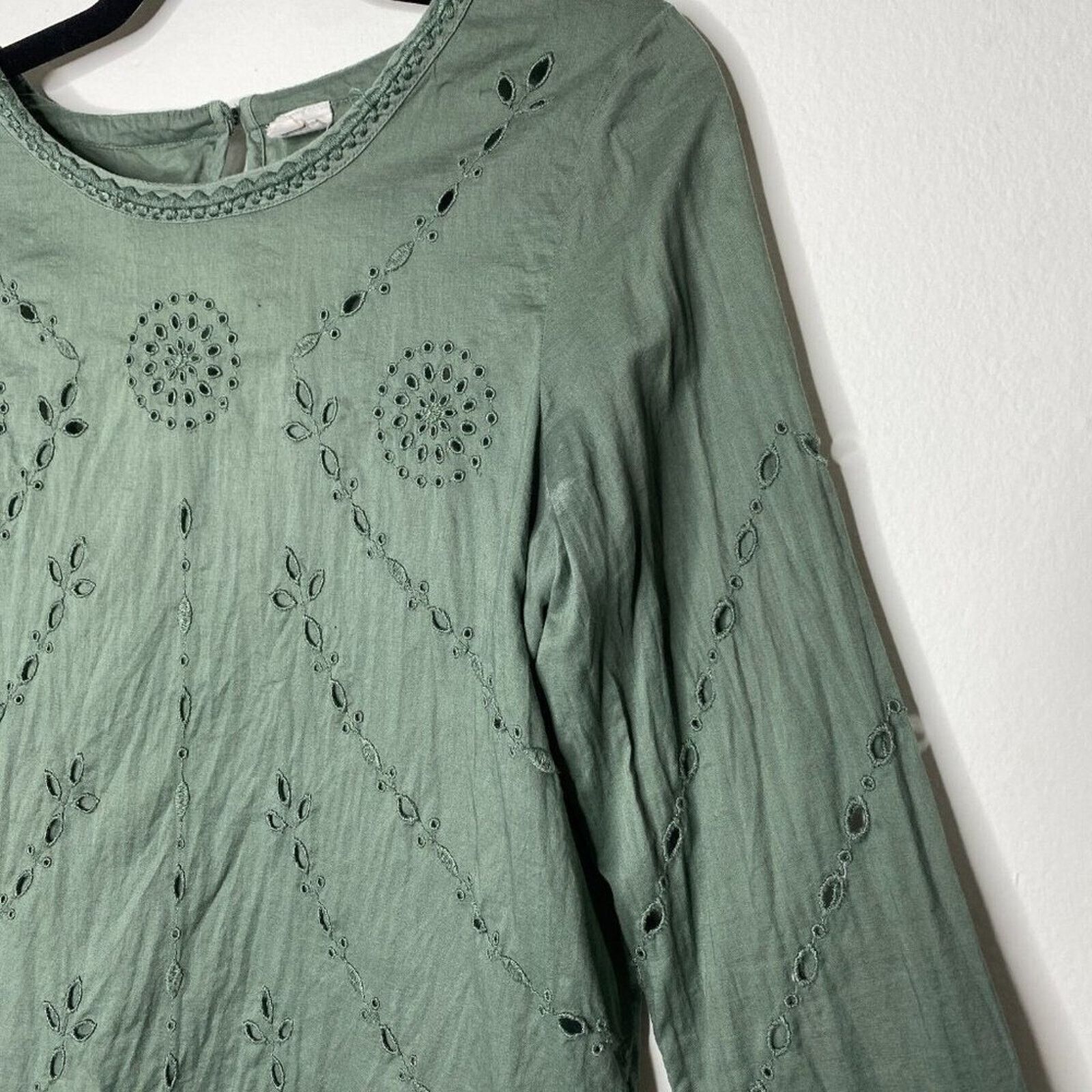 Gap Gap Green Embroidered Eyelet 3/4 Sleeve Crew Neck Blouse XS Size XS / US 0-2 / IT 36-38 - 4 Thumbnail