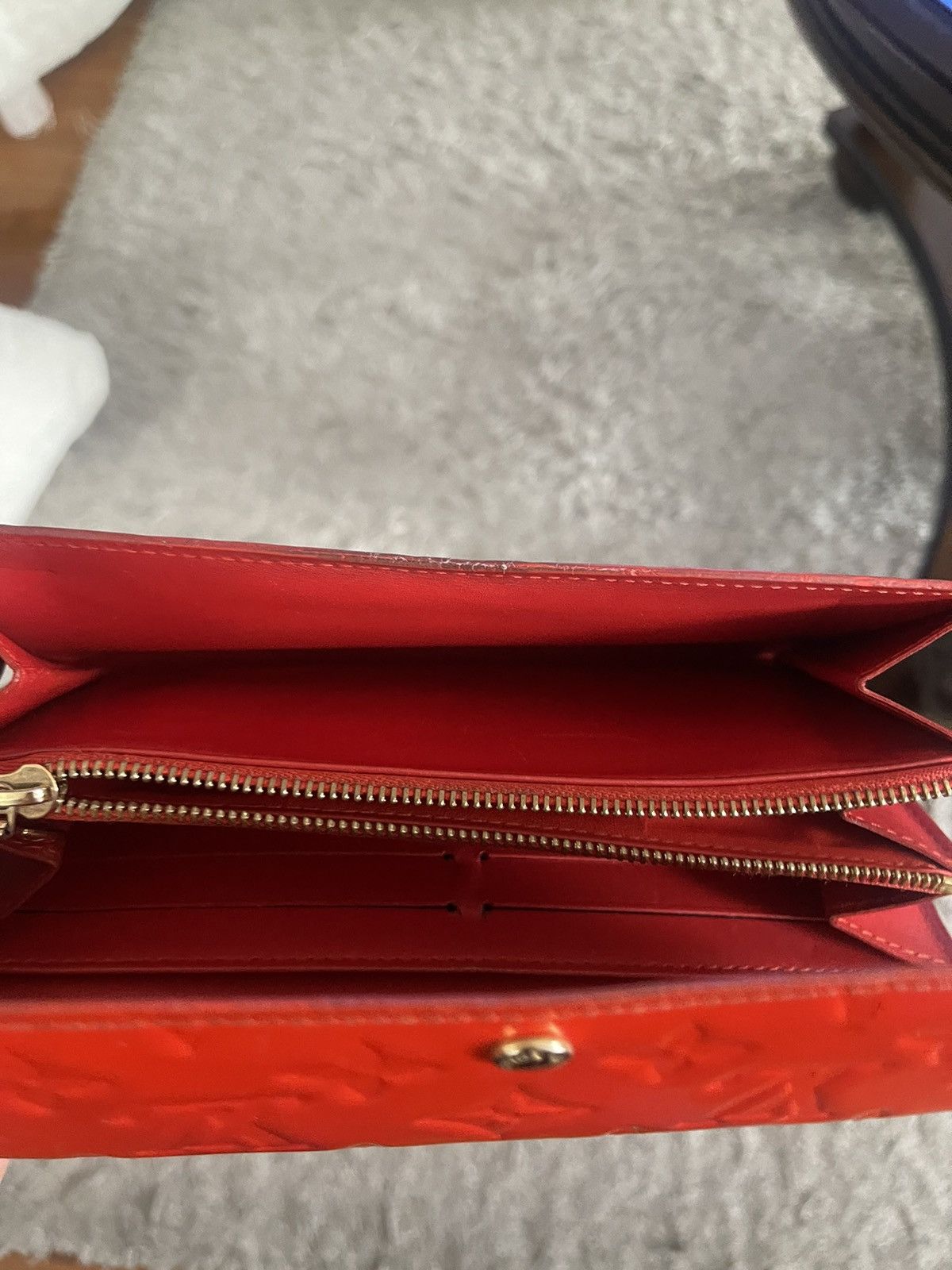 Louis Vuitton Louis Vuitton 2012 Monogram Vernis Sarah Wallet Size ONE SIZE - 5 Thumbnail