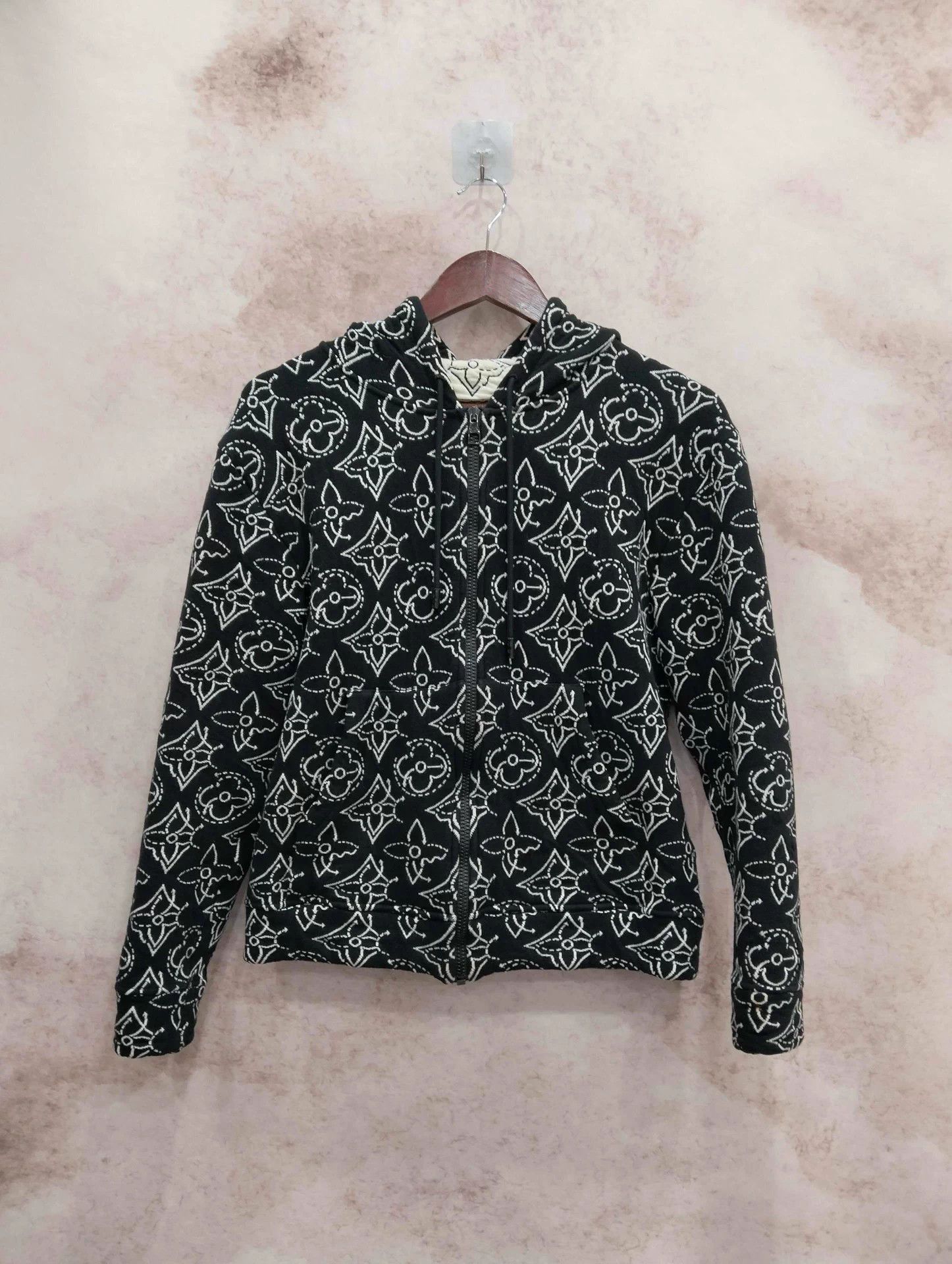 Louis Vuitton LV x NBA FW21 All Over Print Quilted Hoodie XS Size XS / US 0-2 / IT 36-38 - 1 Thumbnail