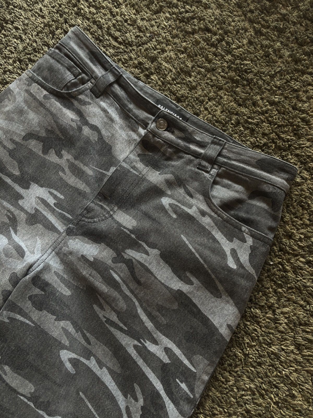 Balenciaga SS20 Balenciaga Skater Denim Camo Blue Black Grey Shorts Size US 32 / EU 48 - 3 Thumbnail