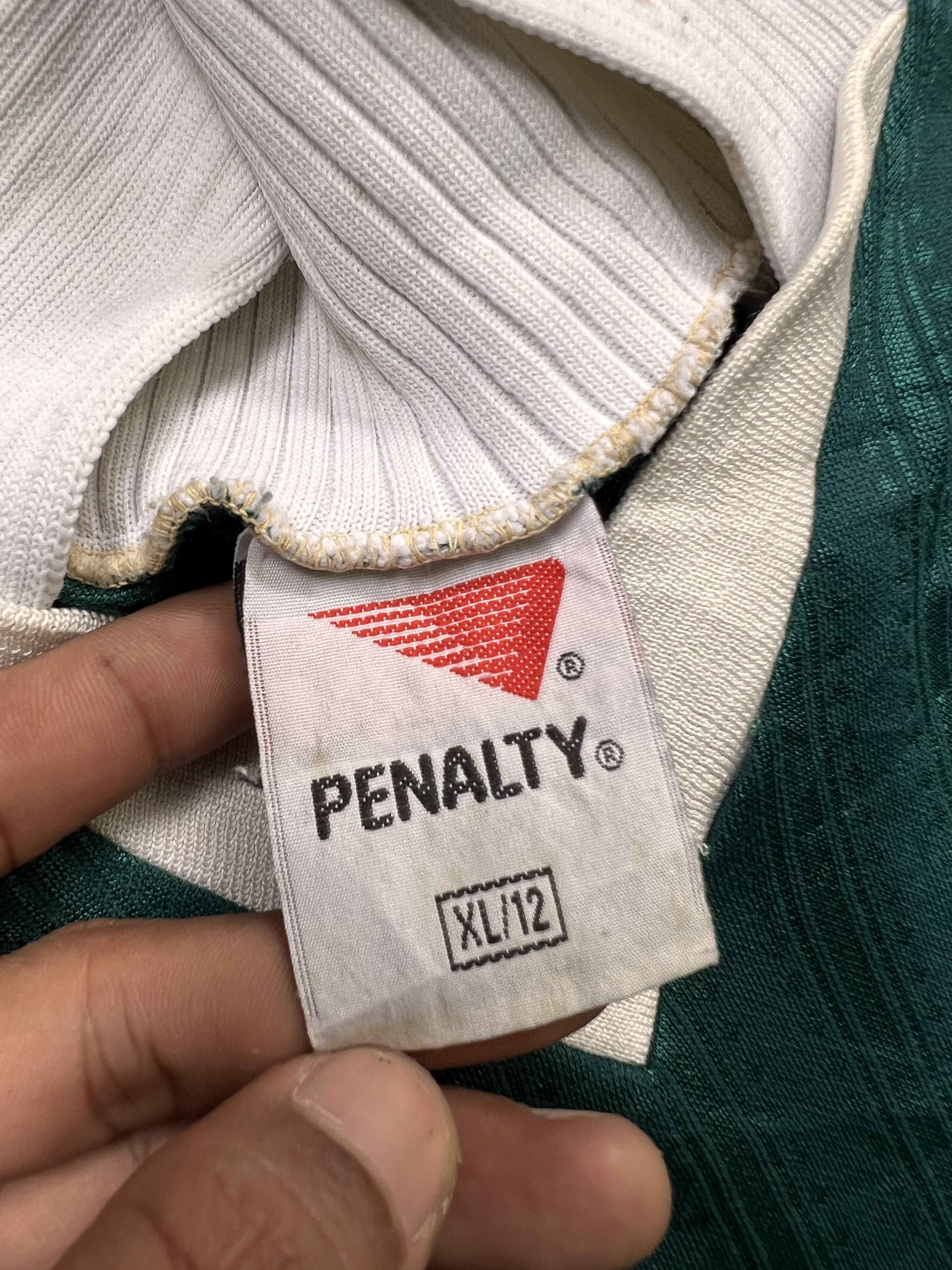 Vintage vintage futsal brazil Size US XL / EU 56 / 4 - 7 Thumbnail