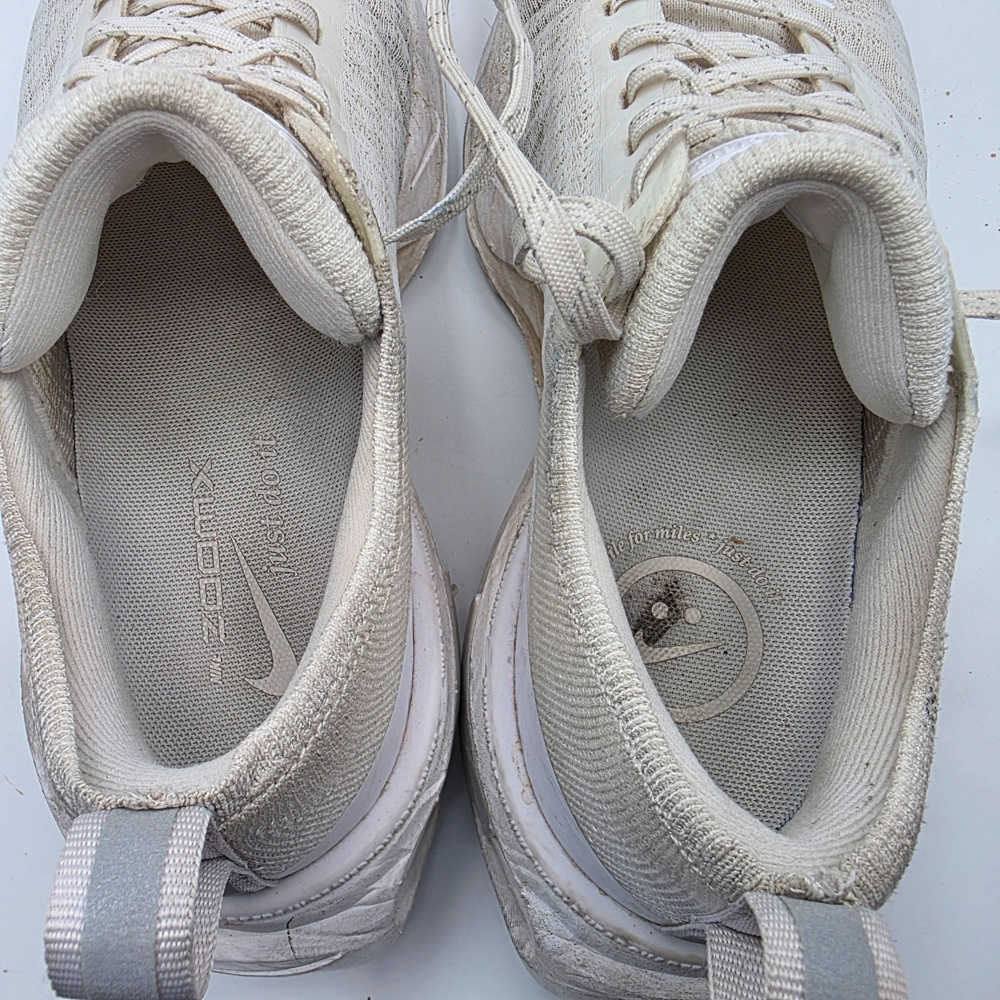 Nike Nike ZoomX Invincible Run Fk 3 Womens Size 7 White Photon Du Size US 7 / IT 37 - 6 Thumbnail
