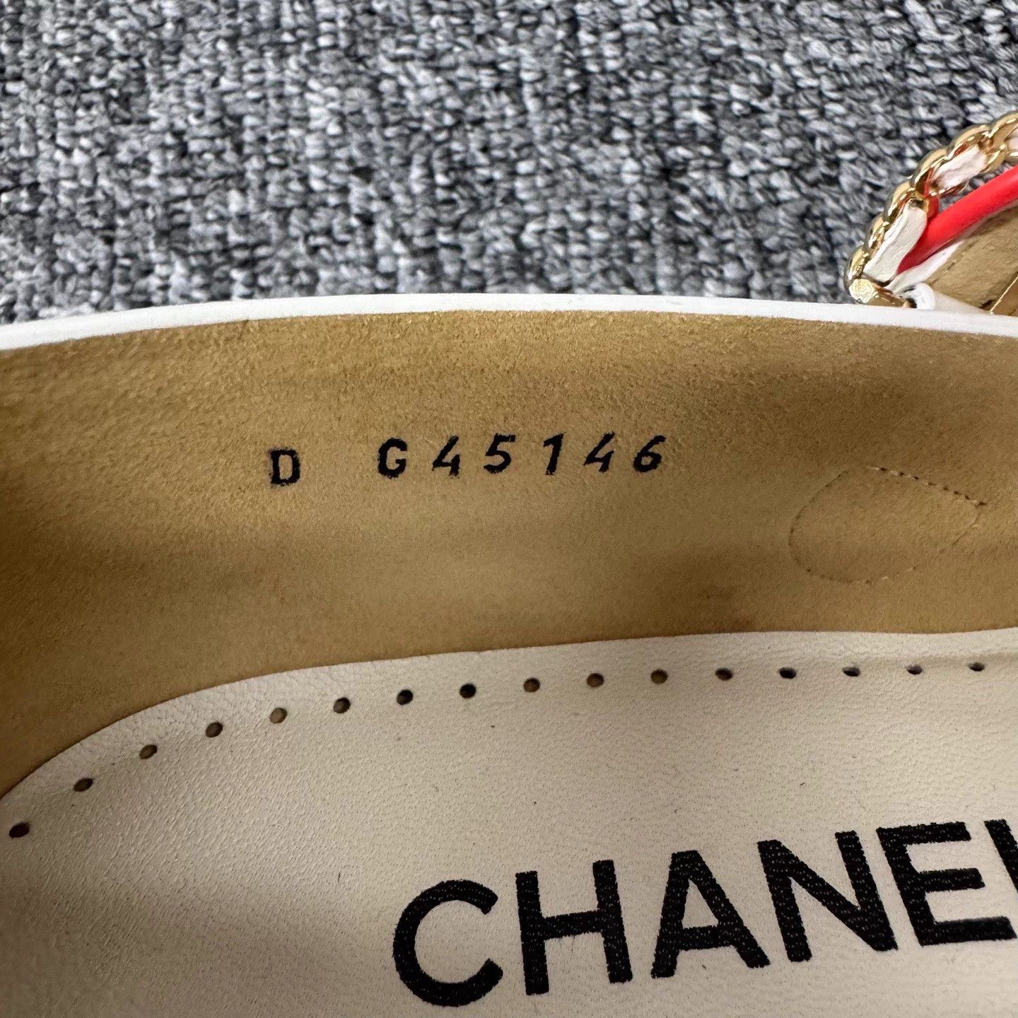 Chanel Chanel White Patent CC Logo Mary Jane Loafer 36.5 99 New Size US 6 / IT 36 - 7 Thumbnail