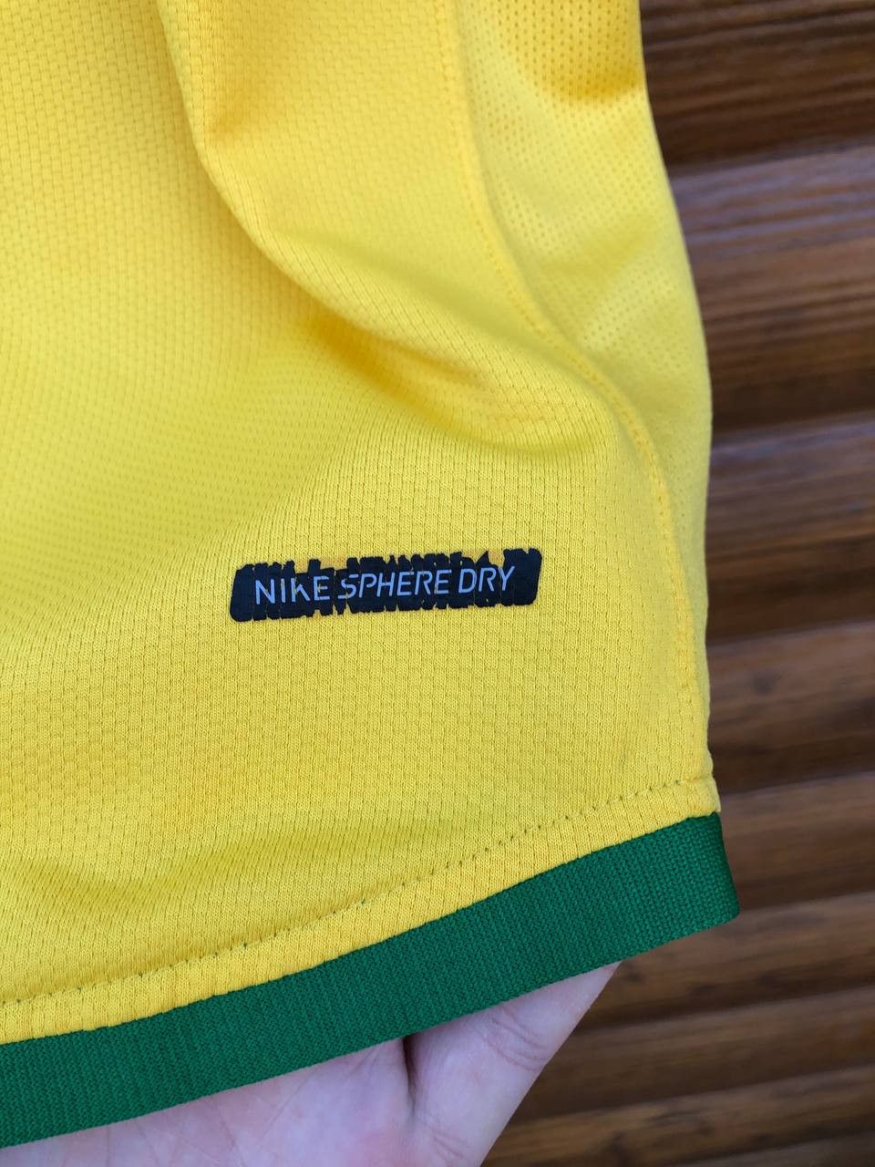 Nike BRASIL HOME FOOTBALL SHIRT SOCCER JERSEY NIKE Size US L / EU 52-54 / 3 - 7 Thumbnail