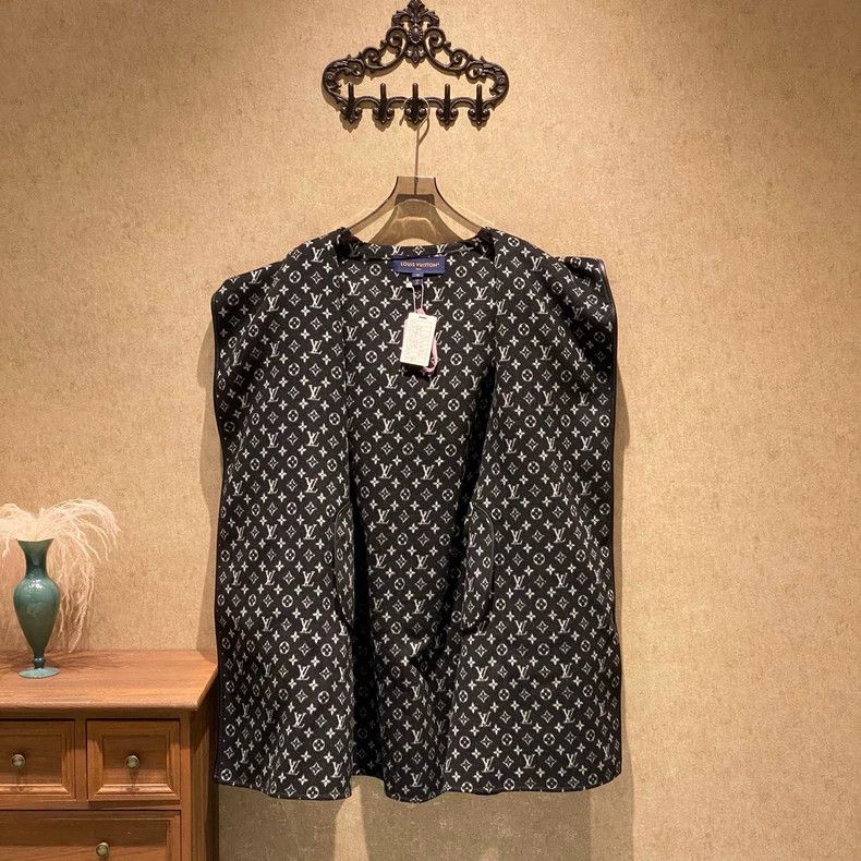 Louis Vuitton Louis Vuitton Black and white old flower full print bathro Size S / US 4 / IT 40 - 6 Thumbnail