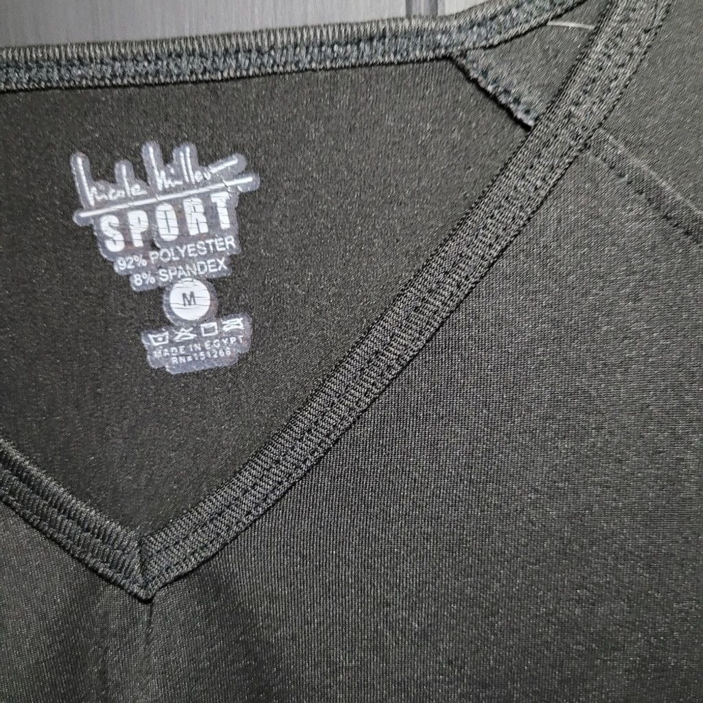 Nicole Miller Nicole Miller, athletic workout shirt, NWOT, Size M Size L / US 10 / IT 46 - 2 Thumbnail