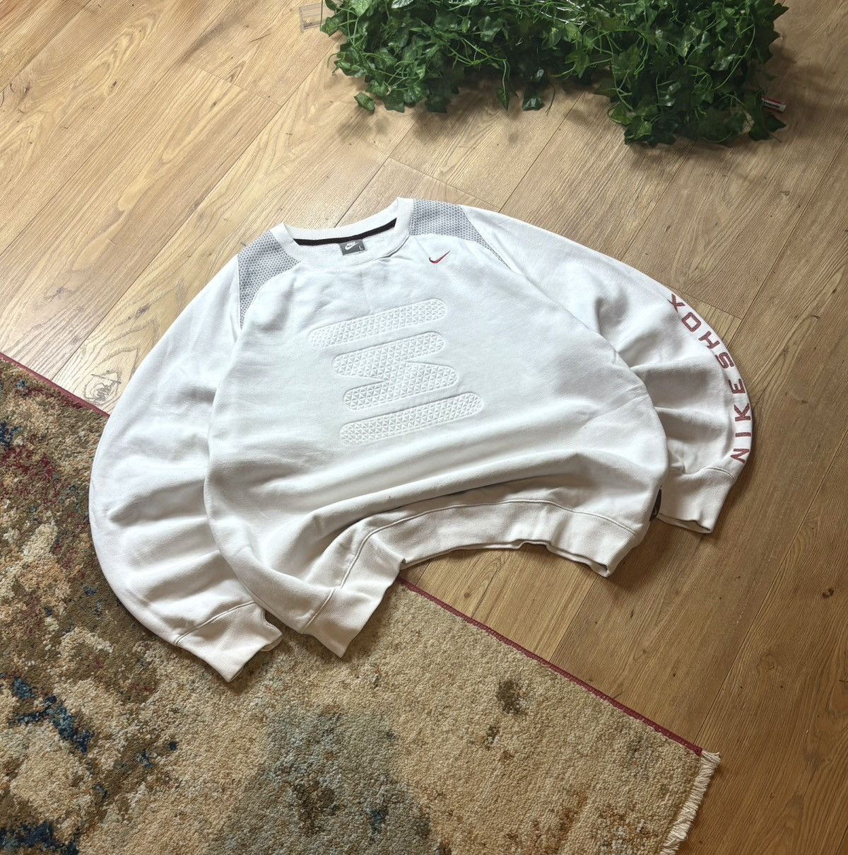 Nike 00s Nike Shox Vintage Big Logo Drill Spellout Sweatshirt Y2K Size US L / EU 52-54 / 3 - 1 Thumbnail