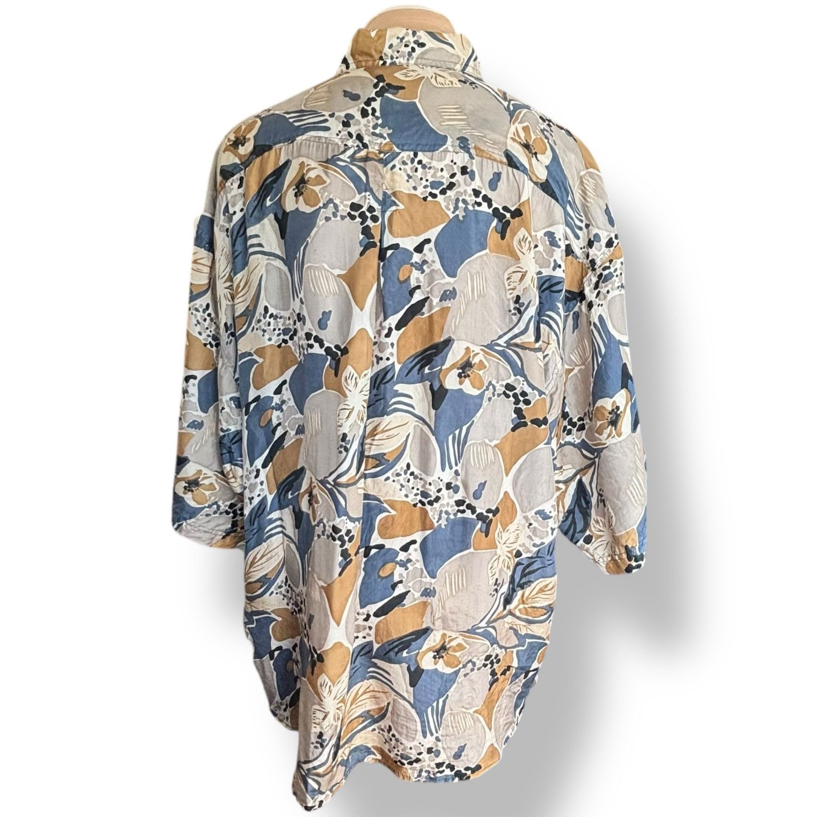 Vintage Vintage 90s Bruno B Abstract Tan Floral Silk Shirt XL Size US XL / EU 56 / 4 - 4 Thumbnail