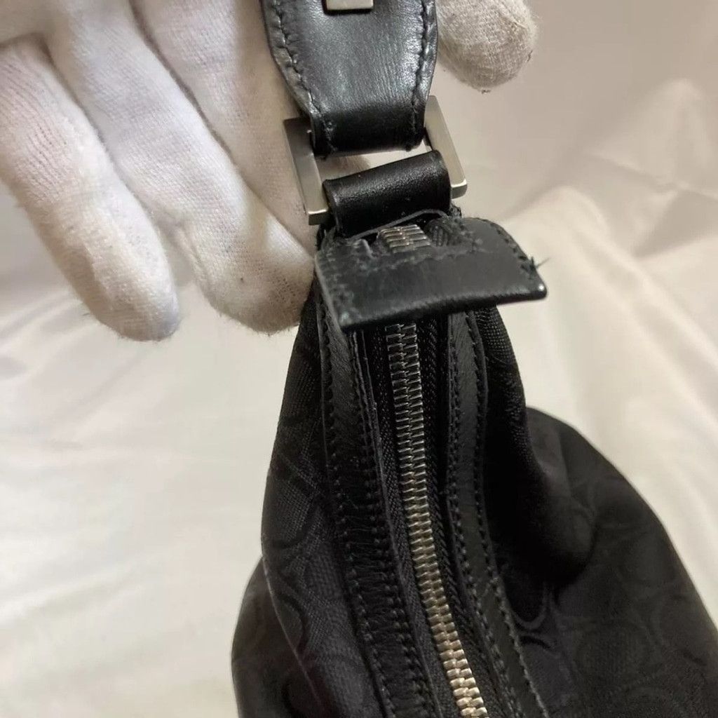 Salvatore Ferragamo Salvatore Ferragamo Black Monogram Hobo Bag Size ONE SIZE - 3 Thumbnail
