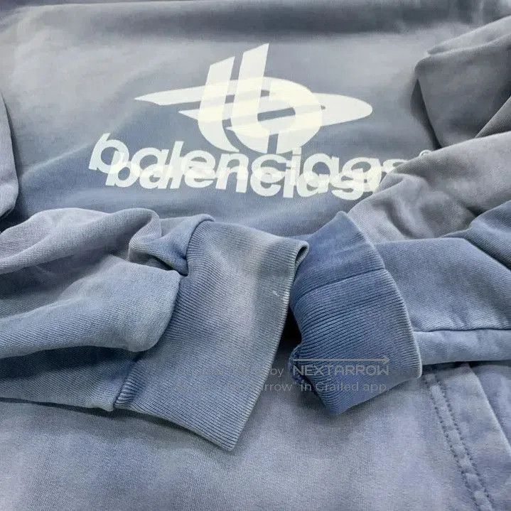 Balenciaga Balenciaga Comfort Long Sleeve Hoodie for Men. Size US M / EU 48-50 / 2 - 5 Thumbnail