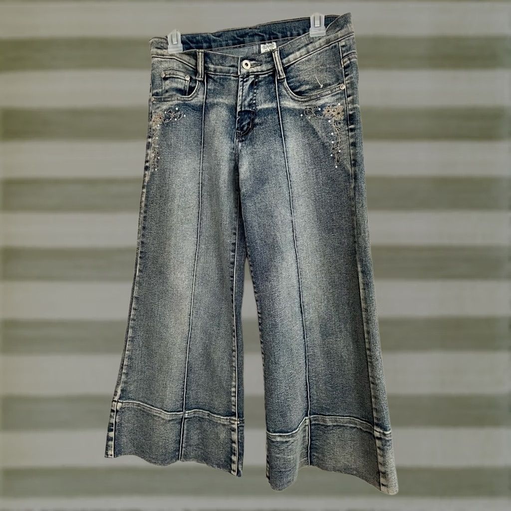 Bell Scandal Flared Denim Bell Bottoms 3 Regular Medium Wash Blue Women Size 3/4 Size 26" / US 2 / IT 38 - 1 Thumbnail