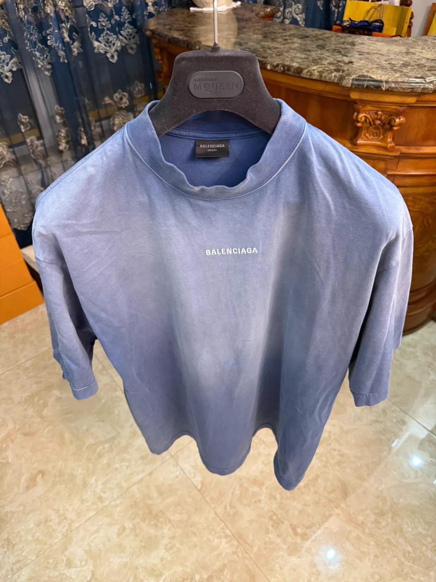Balenciaga Balenciaga Tie-Dye Distressed Logo SS S(L/XL) Blue White Size S / US 4 / IT 40 - 1 Thumbnail