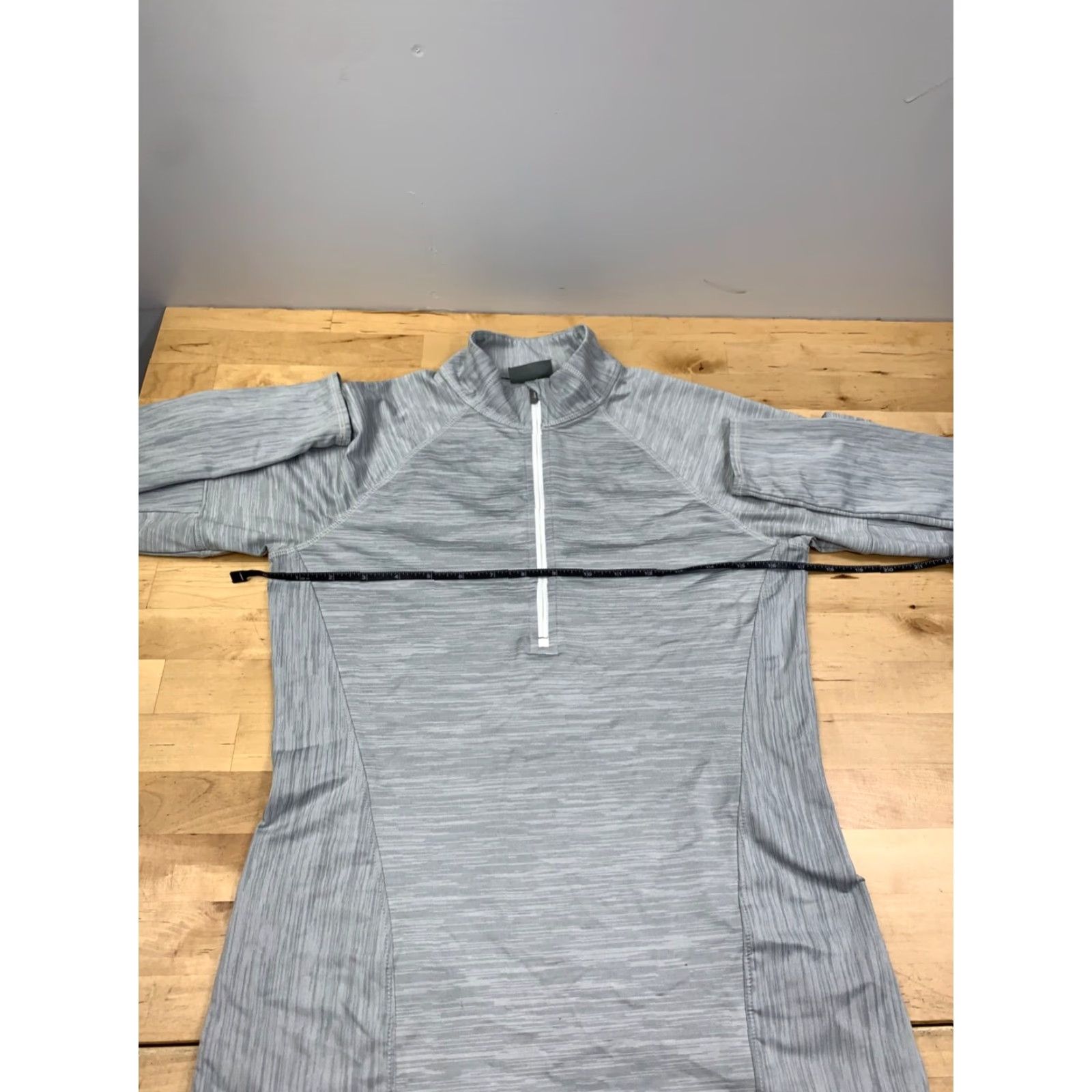 Athleta **Womens 1/4 Zip Pullover Sweatshirt Gray S Activewear** User: **Athleta 1/4 Zip Pullover Sweatshirt Gray S Women's Activewear** Size S / US 4 / IT 40 - 6 Thumbnail