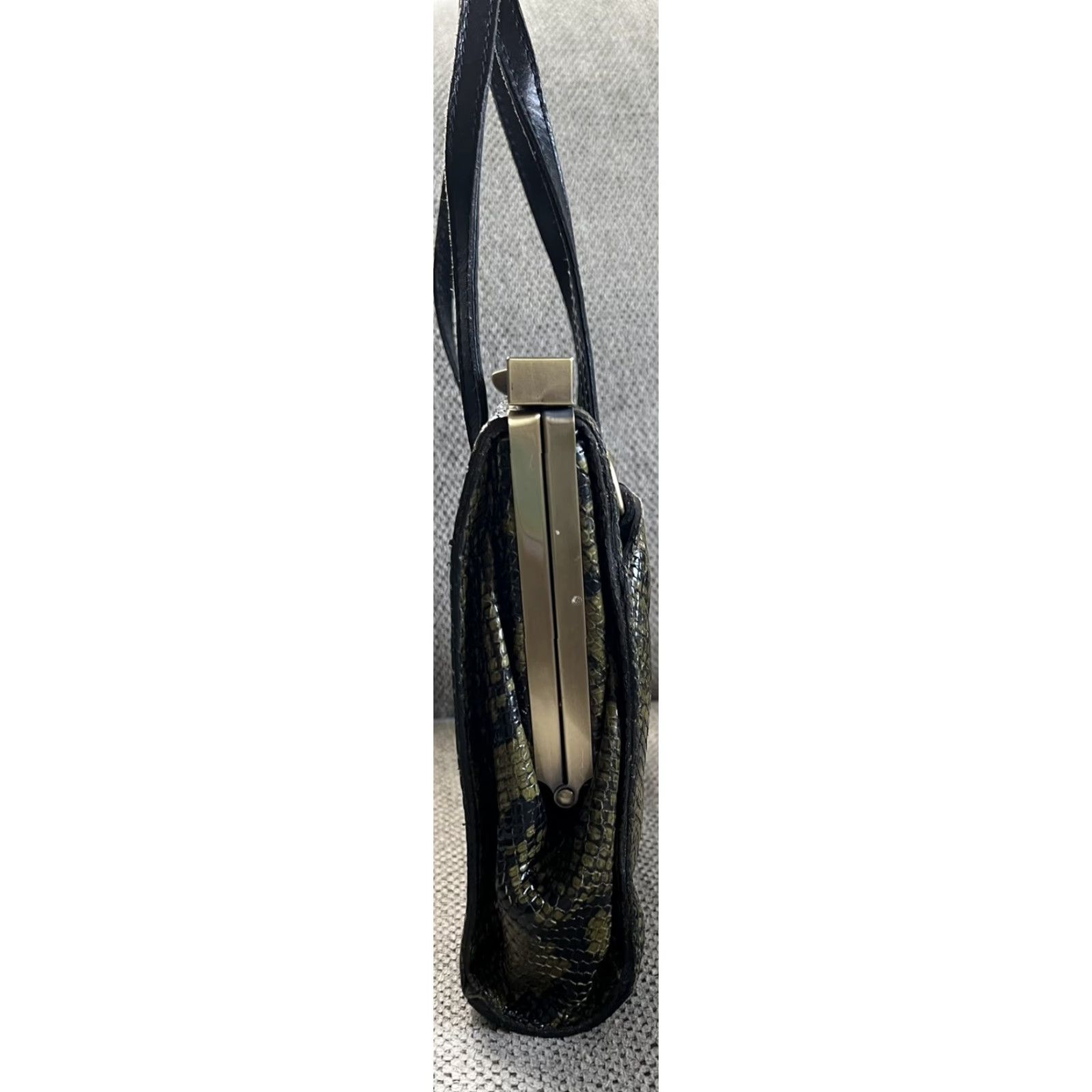 Patricia Nash Patricia Nash Olive Green Python Camellino Crossbody Bag User: Patricia Nash Olive Green Python Camellino Crossbody Bag Size ONE SIZE - 5 Thumbnail