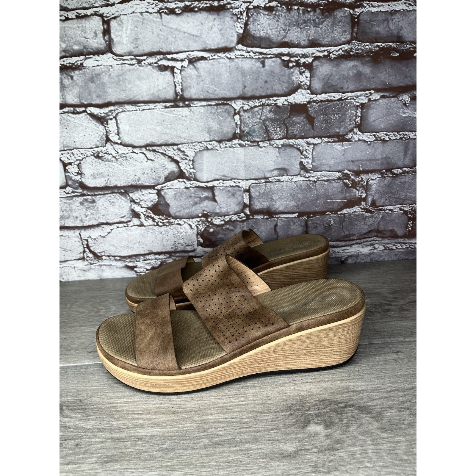 Patricia Rae Patrizia Brown Leather Perforated Slip On Wedge Sandals Wome Size US 10.5 / IT 40.5 - 11 Thumbnail