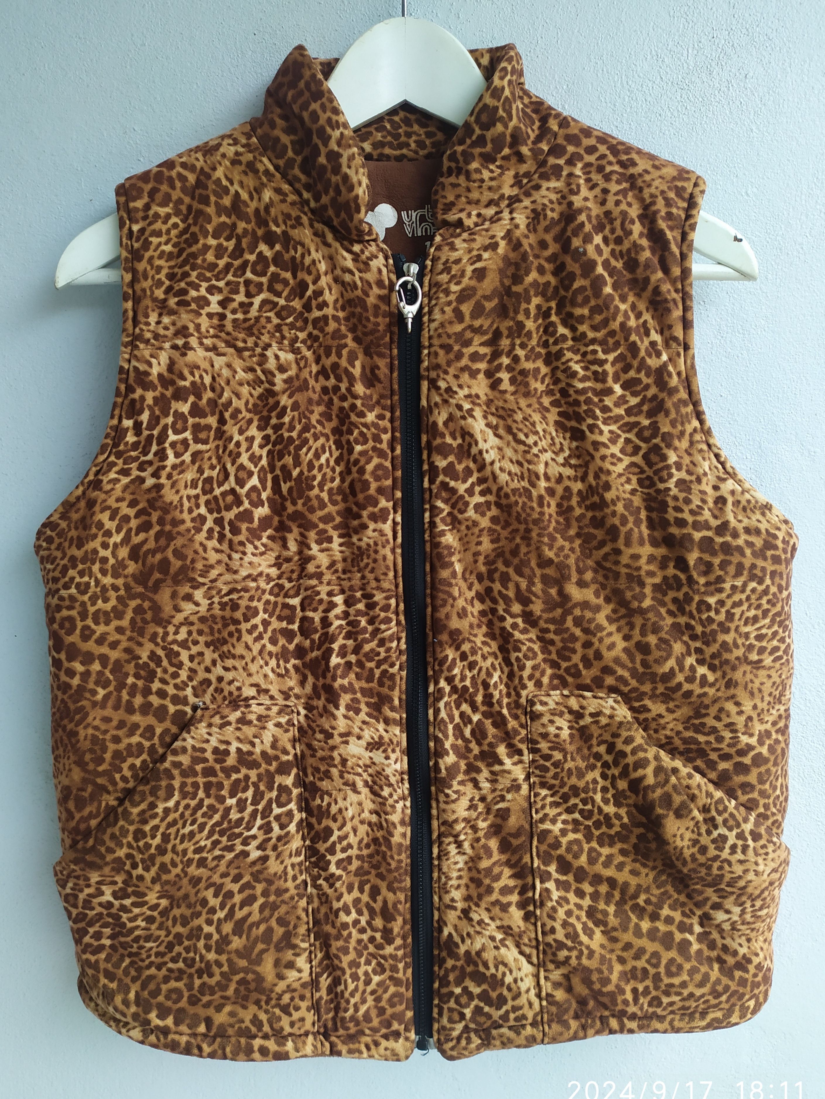 If Six Was Nine × Japanese Brand × Le Grande Bleu (L.G.B.) Leopard Puffer Vest Vintage Size US M / EU 48-50 / 2 - 1 Thumbnail