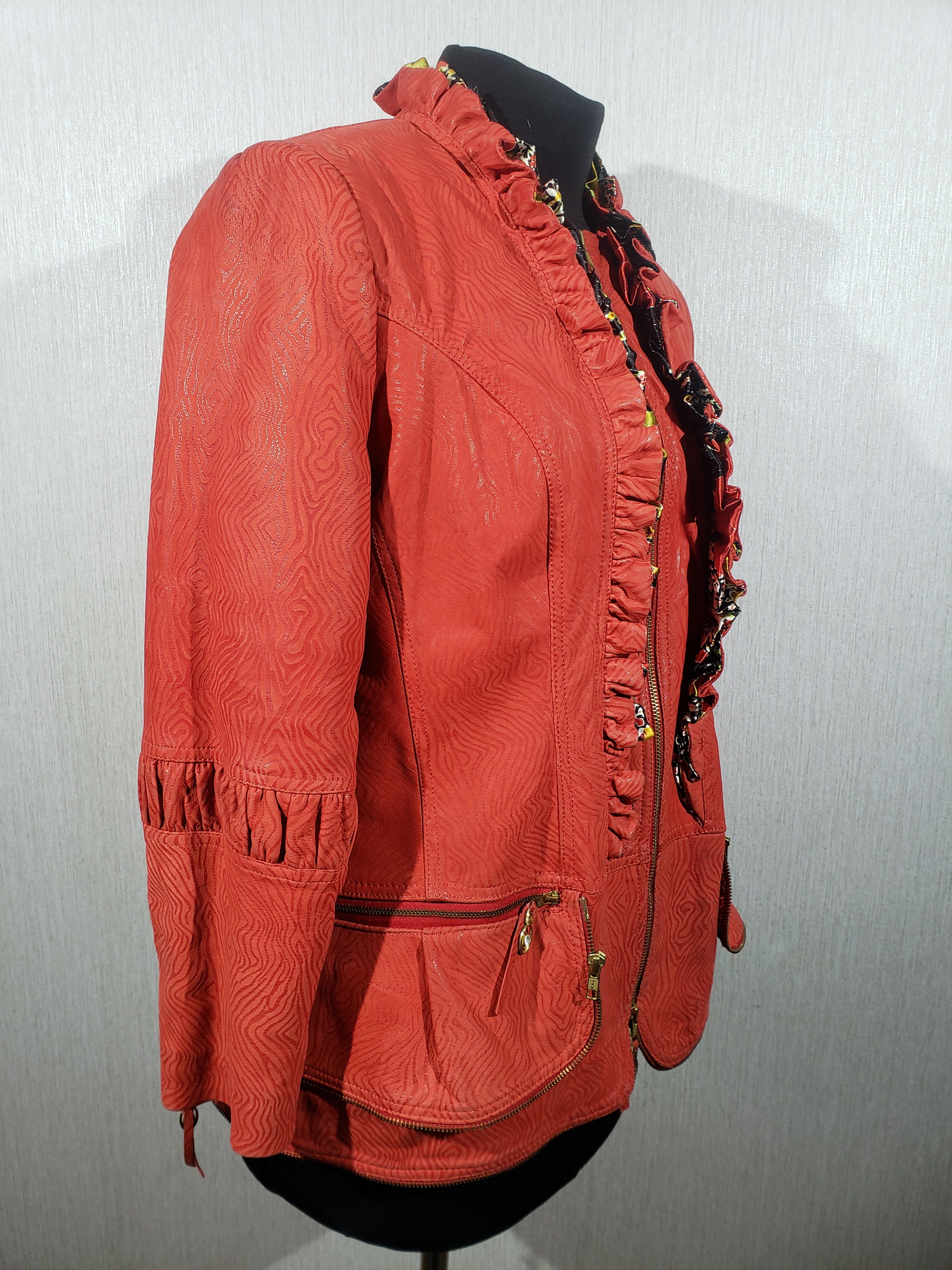 Other Romantic women's red leather jacket with a metal zipper. Size XXL / US 16-18 / IT 52-54 - 3 Thumbnail