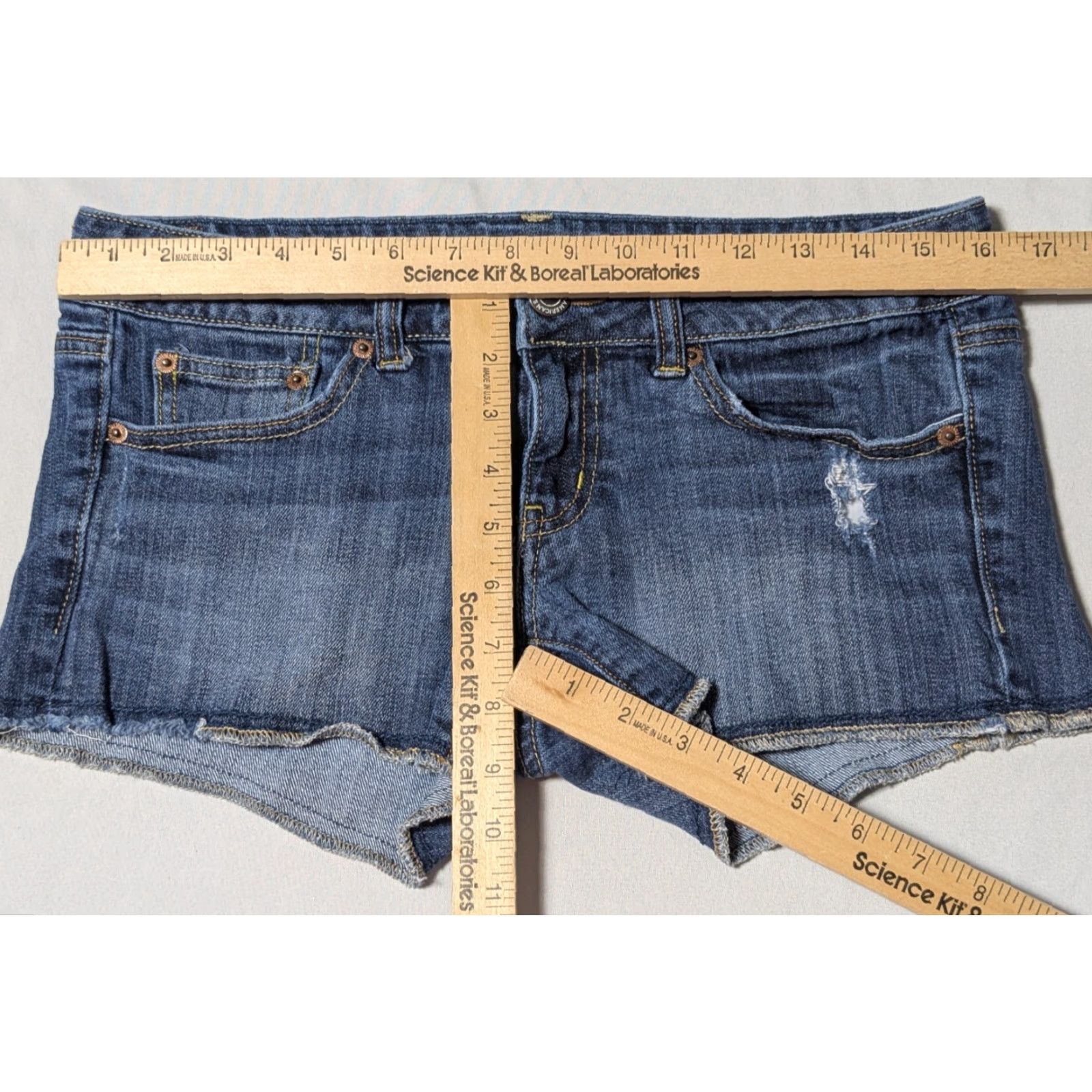 American Eagle Outfitters AMERICAN EAGLE STRETCH Women 6 Denim Blue Jean Shorts Casual 5-Pocket Design Low Rise Size 28" / US 6 / IT 42 - 5 Thumbnail