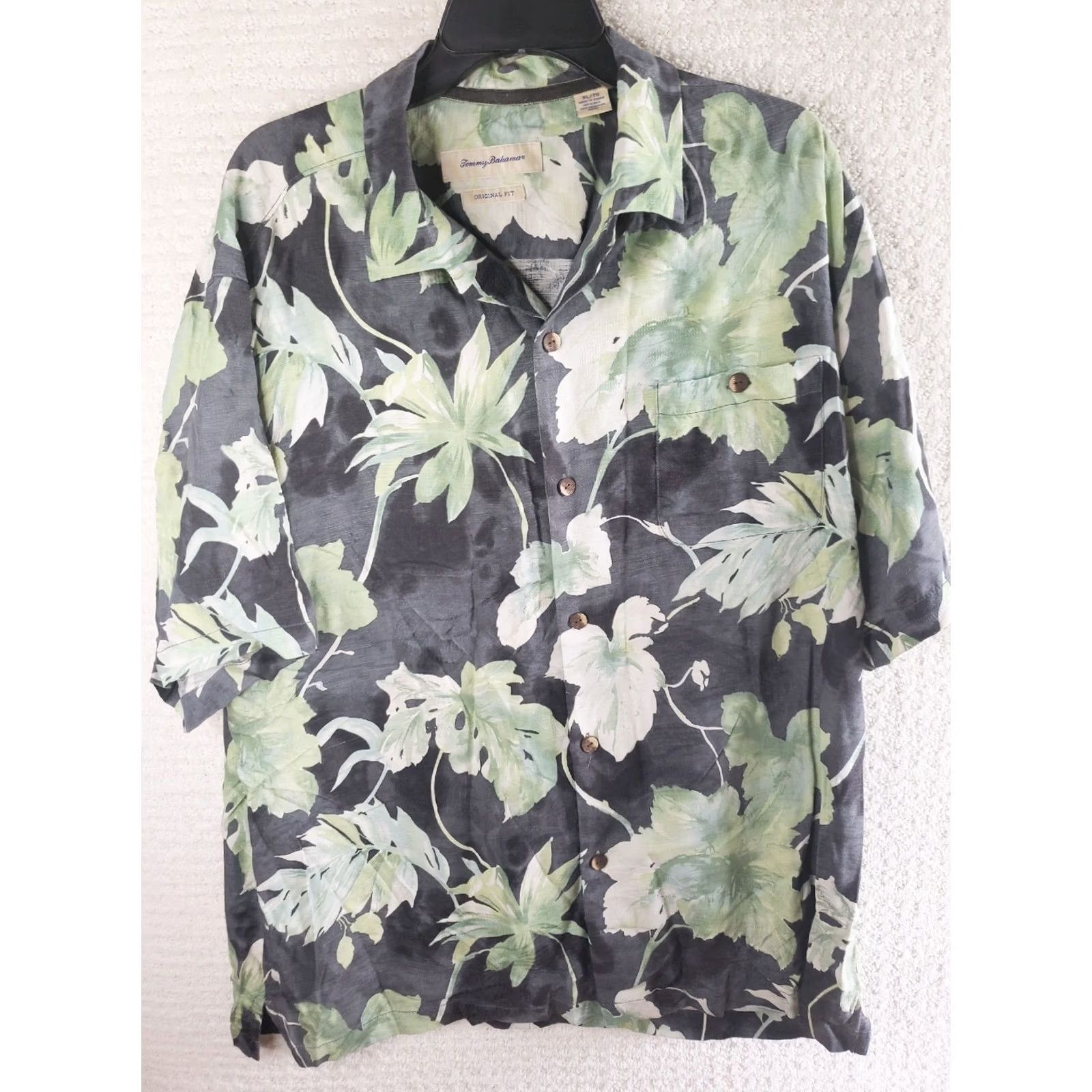 Tommy Bahama VINTAGE Tommy Bahama Mens XL Black Green FOILAGE 100% Silk Hawaiian Camp Shirt Size US XL / EU 56 / 4 - 2 Thumbnail