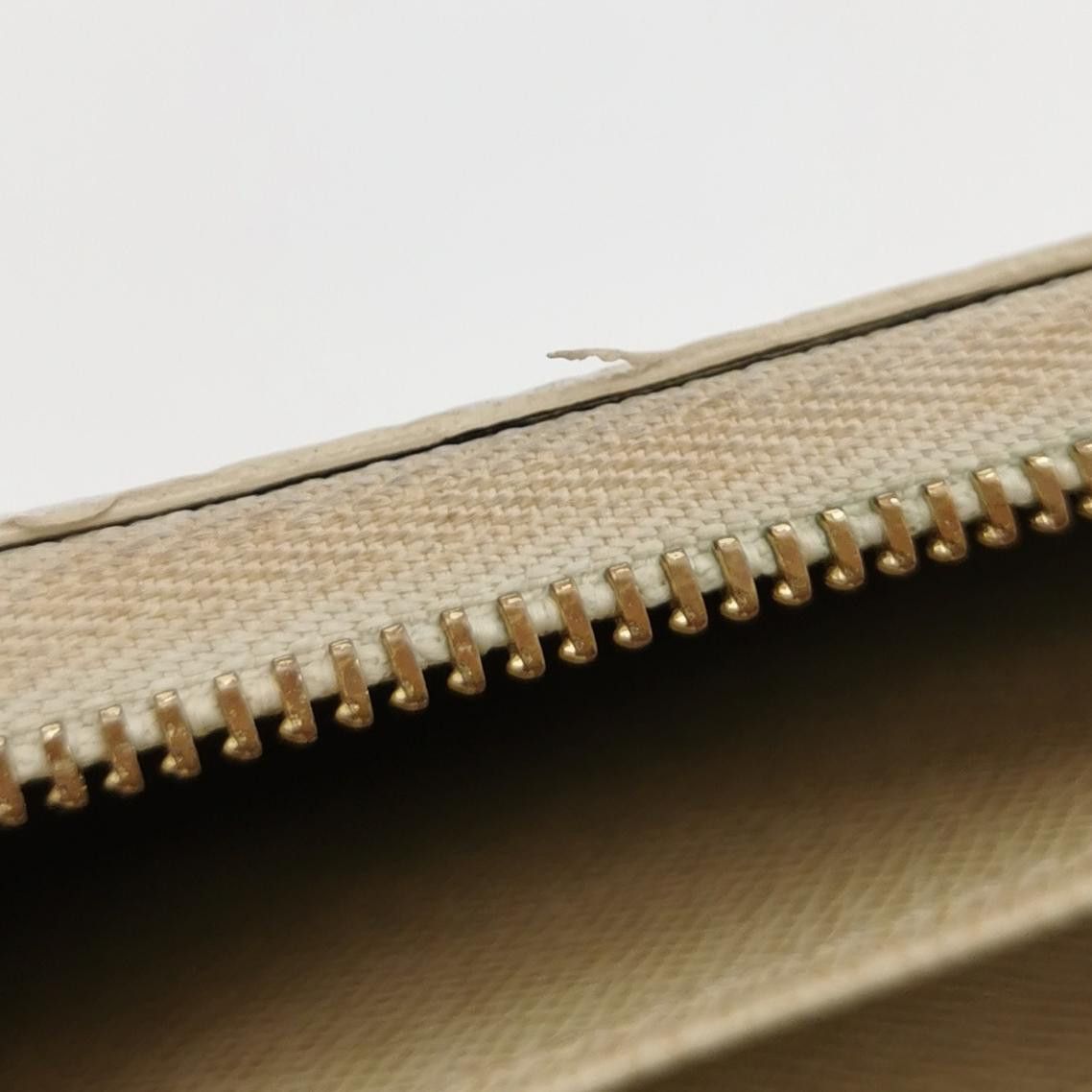 Louis Vuitton Louis Vuitton (LV) Zippy Checkerboard Zipper Card Holder -y Size ONE SIZE - 9 Thumbnail