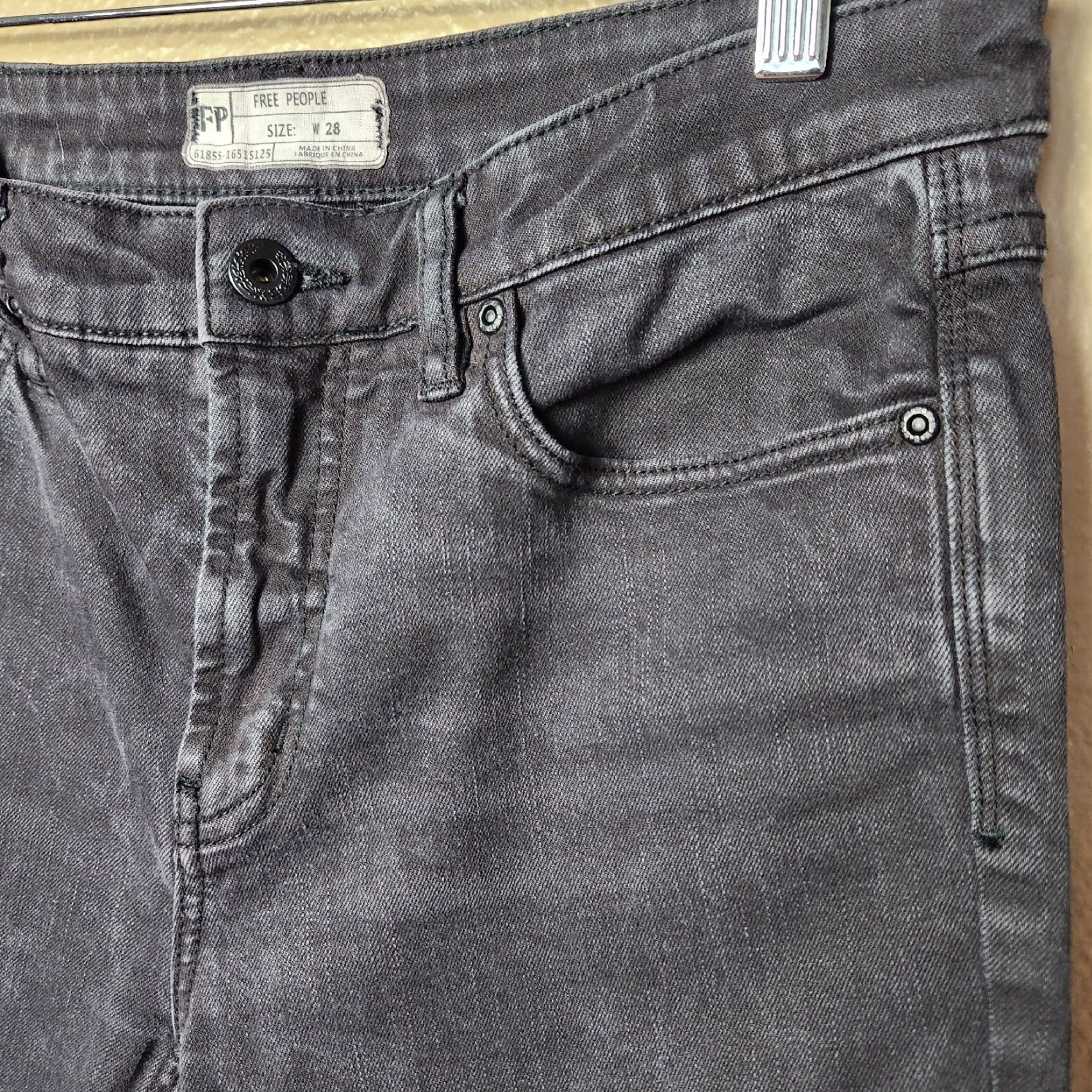 Free People Free People Jasper Straight Leg Mid Rise Black Cropped Jeans-Size 28 Size 28" / US 6 / IT 42 - 4 Thumbnail