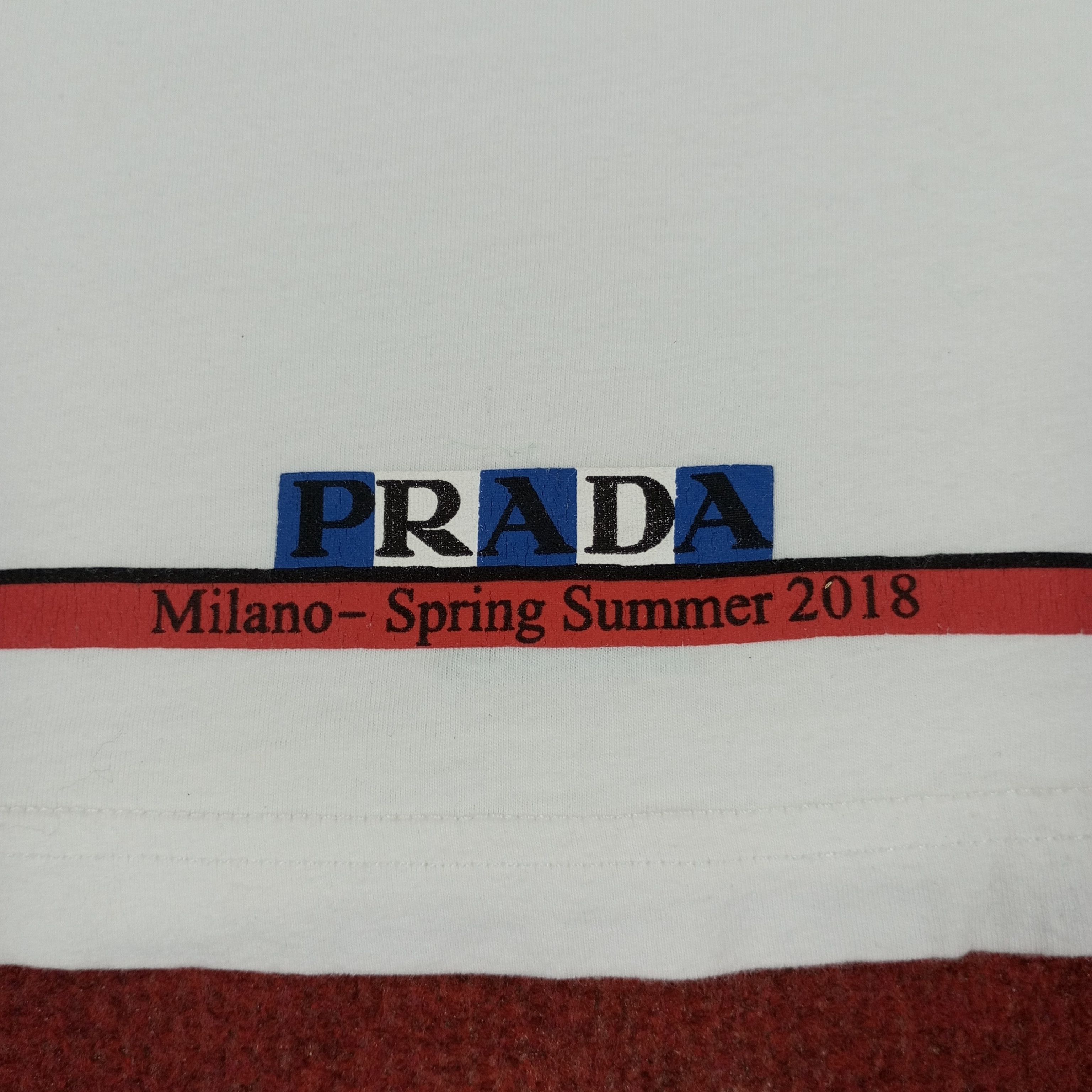 Vintage Prada Milano Luxury Fashion Brand Center Design Tshirt Size US M / EU 48-50 / 2 - 5 Thumbnail