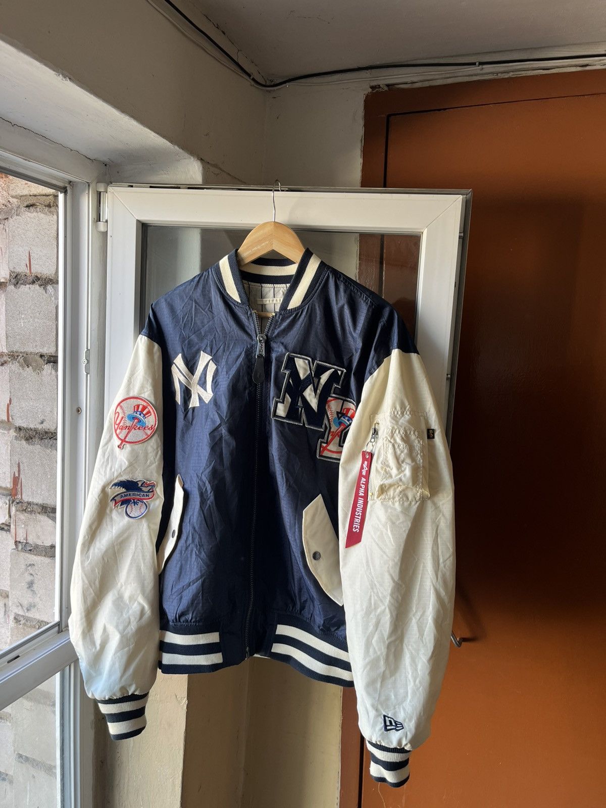 Alpha Industries × New Era Alpha Industries x New Era bomber jackey Size US S / EU 44-46 / 1 - 1 Thumbnail