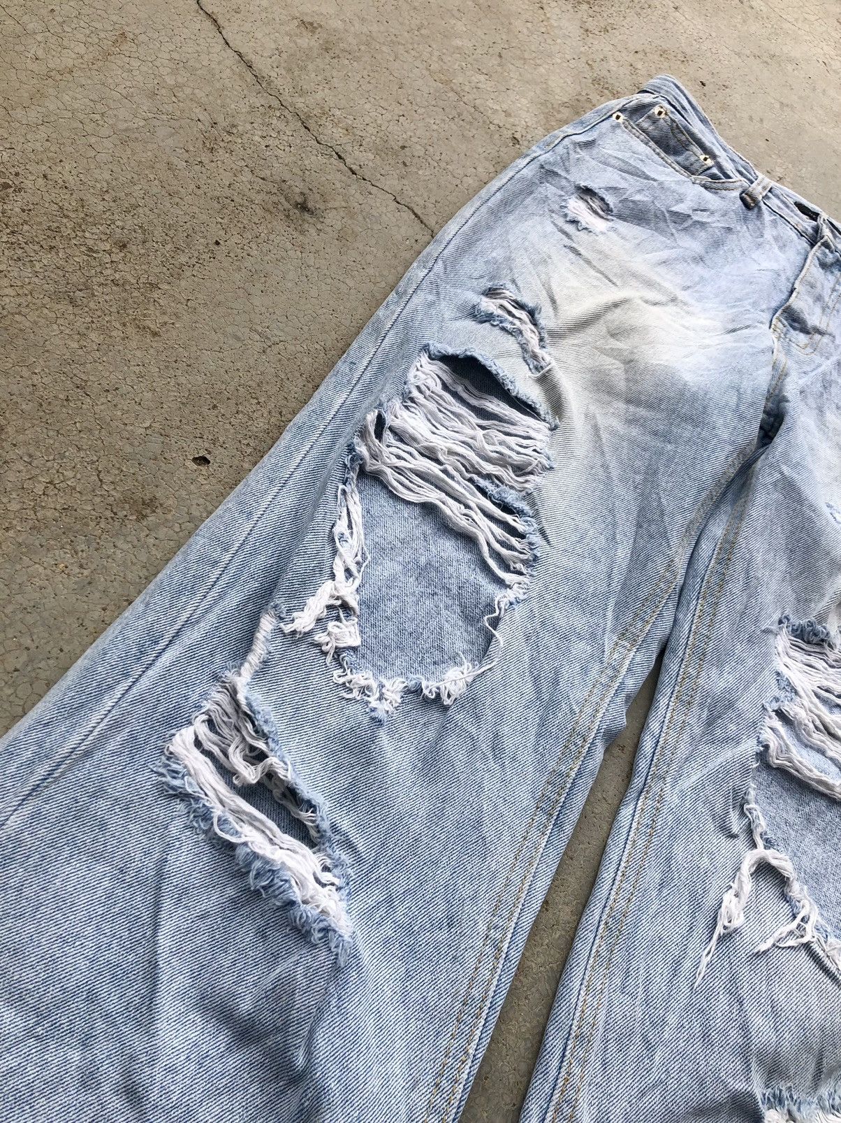 Hypebeast BAGGY RIPPED HEY JANE DISTRESSED DENIM Size US 29 - 4 Thumbnail