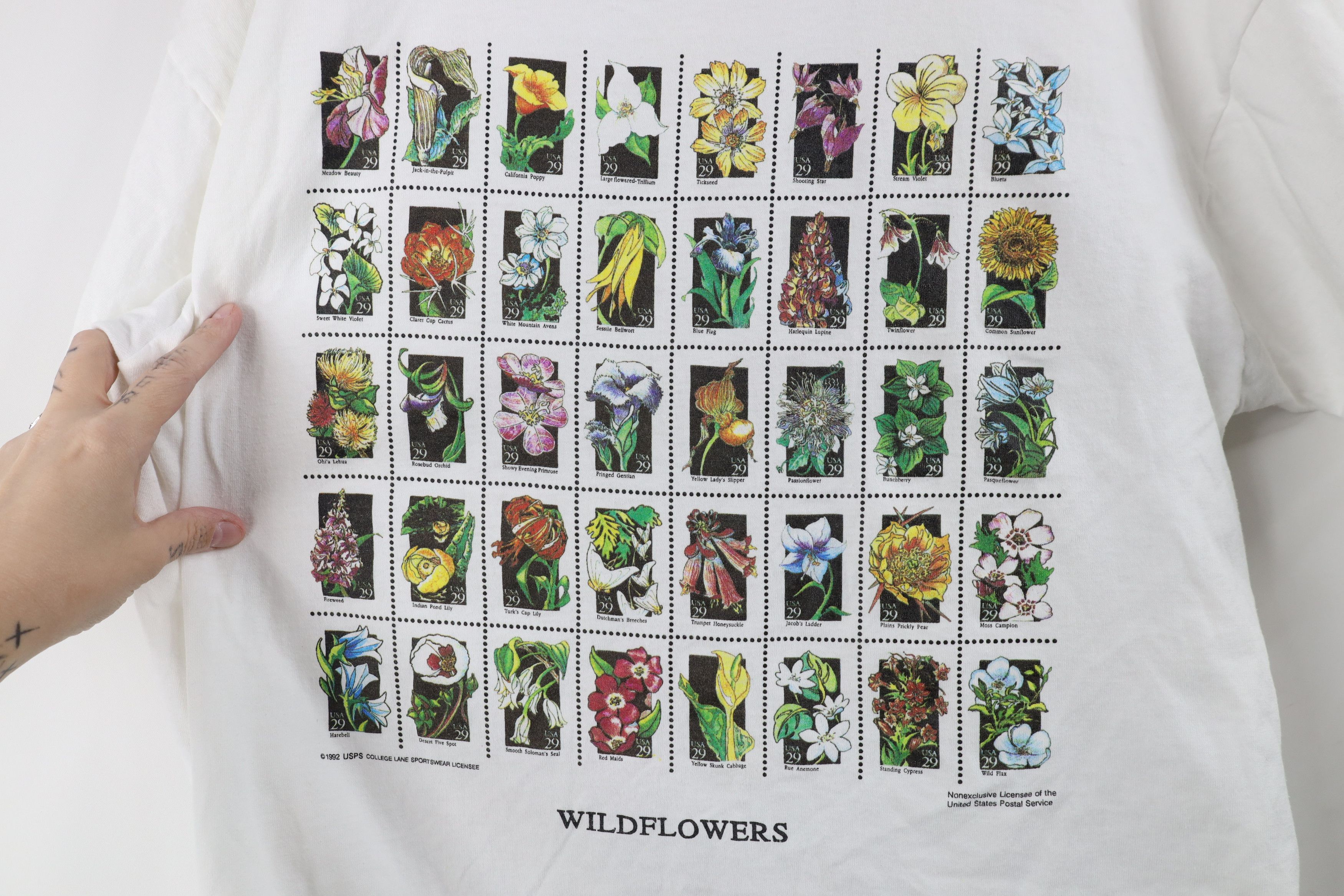 Vintage Vintage 90s Streetwear Postage Stamps Flower T-Shirt USA Size XL / US 12-14 / IT 48-50 - 7 Thumbnail