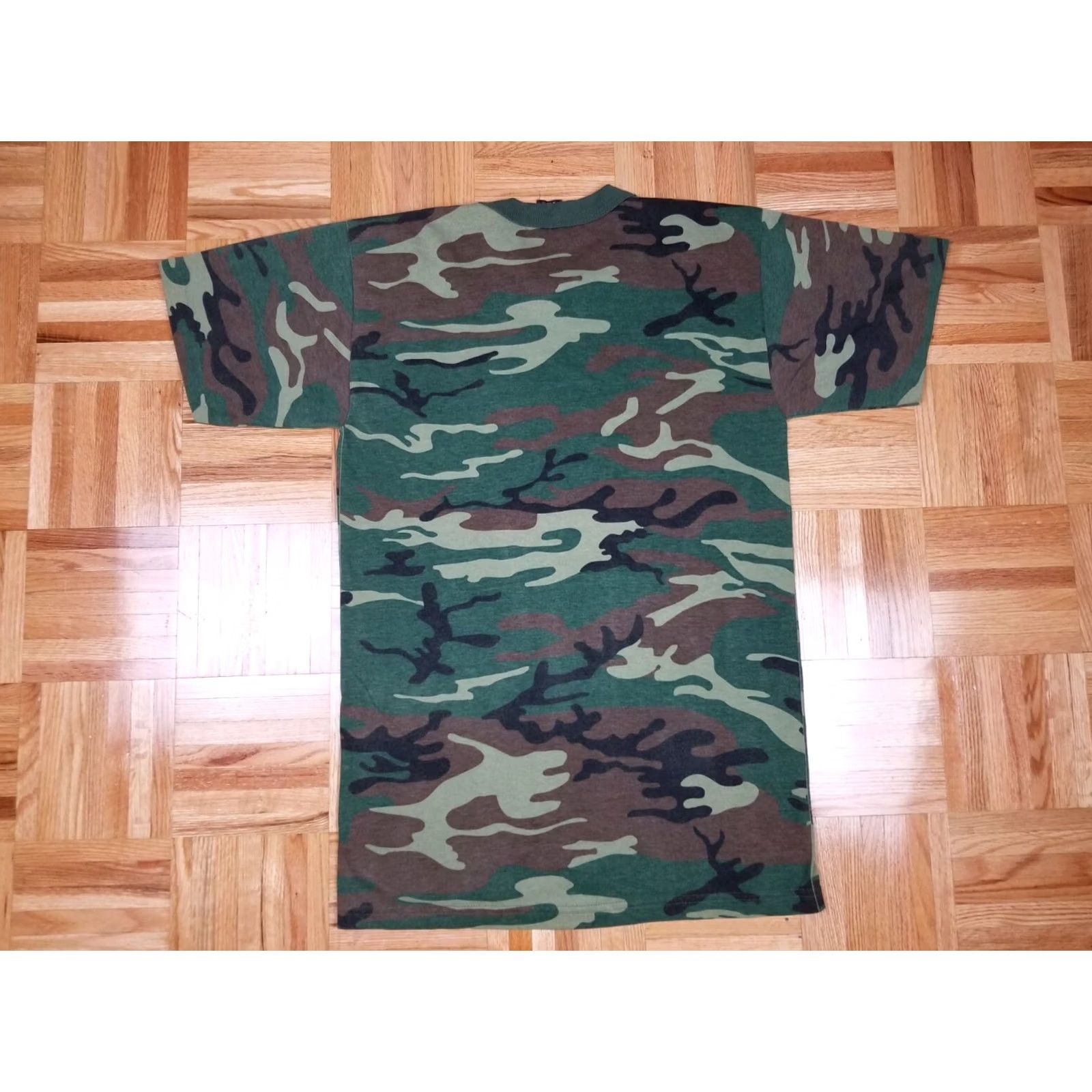 Vintage VINTAGE 80' CAMOUFLAGE T-SHIRT MEDIUM MINTY PAPER THIN Size US M / EU 48-50 / 2 - 4 Thumbnail