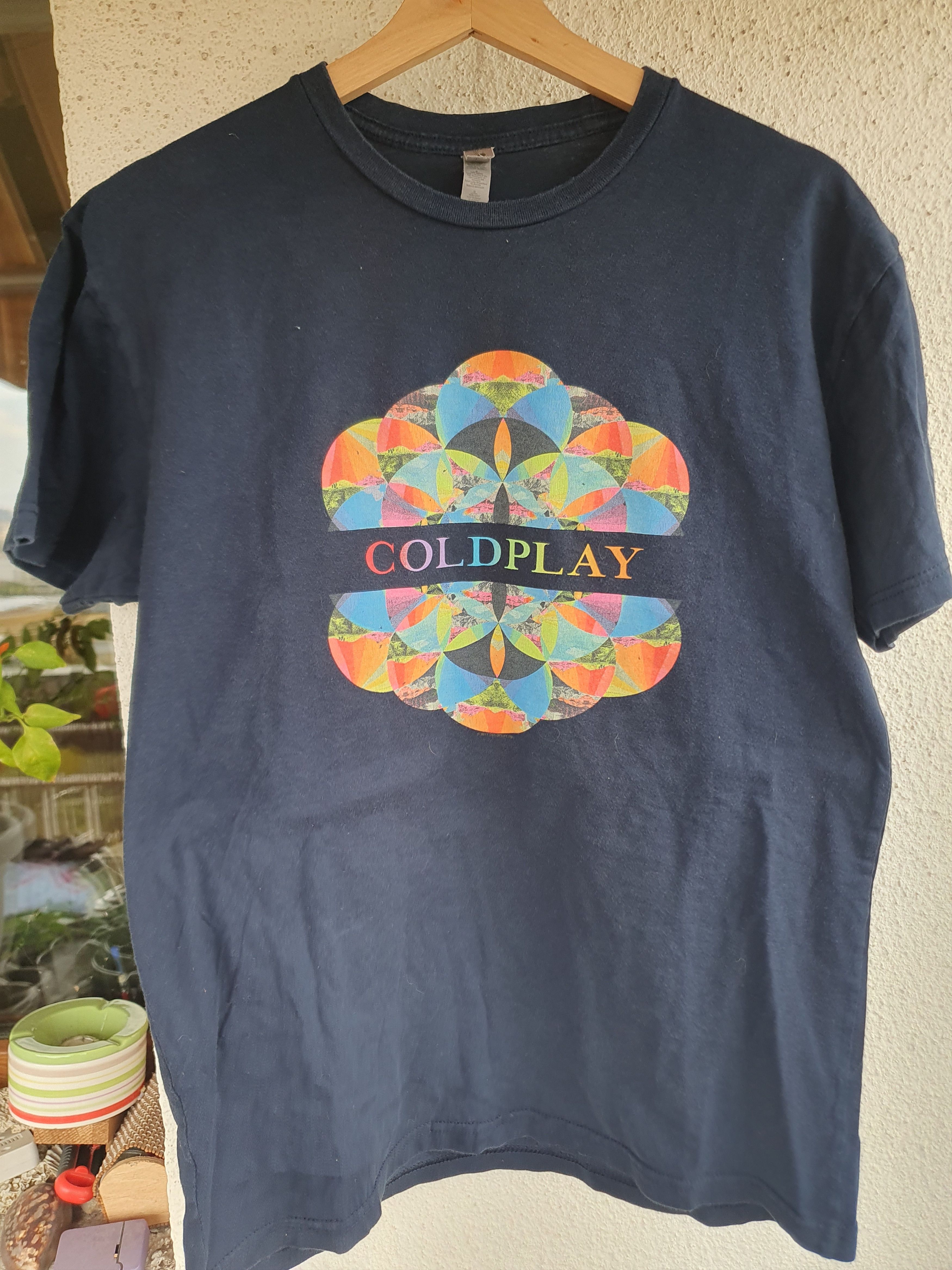 Band Tees Coldplay A Head Full Of Dreams 2017 Tour t-shirt sz M Size US M / EU 48-50 / 2 - 1 Thumbnail