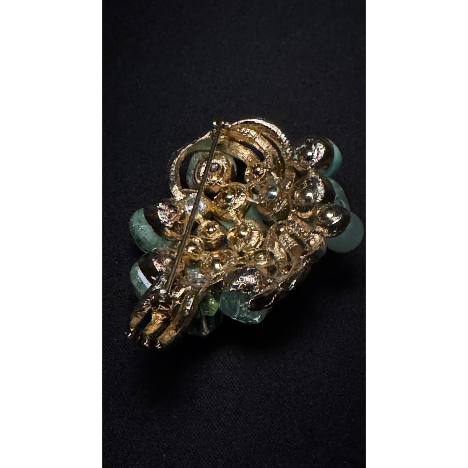 Other Vintage Coro 1940's Cluster of Green Beads Gold Tone Brooch Size ONE SIZE - 4 Thumbnail