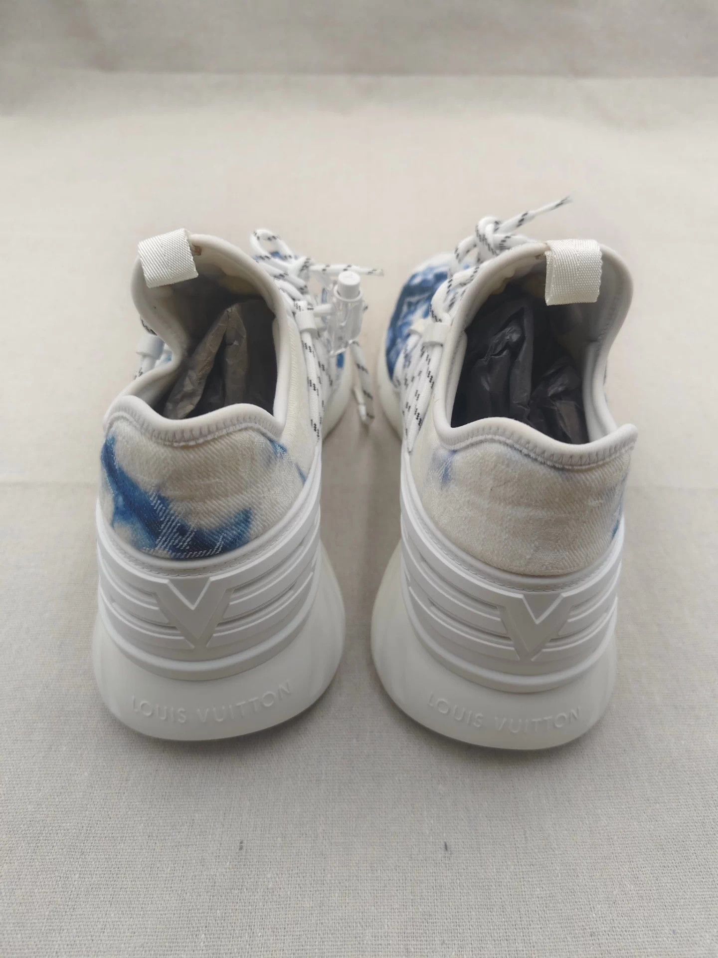 Louis Vuitton Louis Vuitton Monogram Tie-Dye Denim Trainer Size US 7.5 / IT 37.5 - 3 Thumbnail