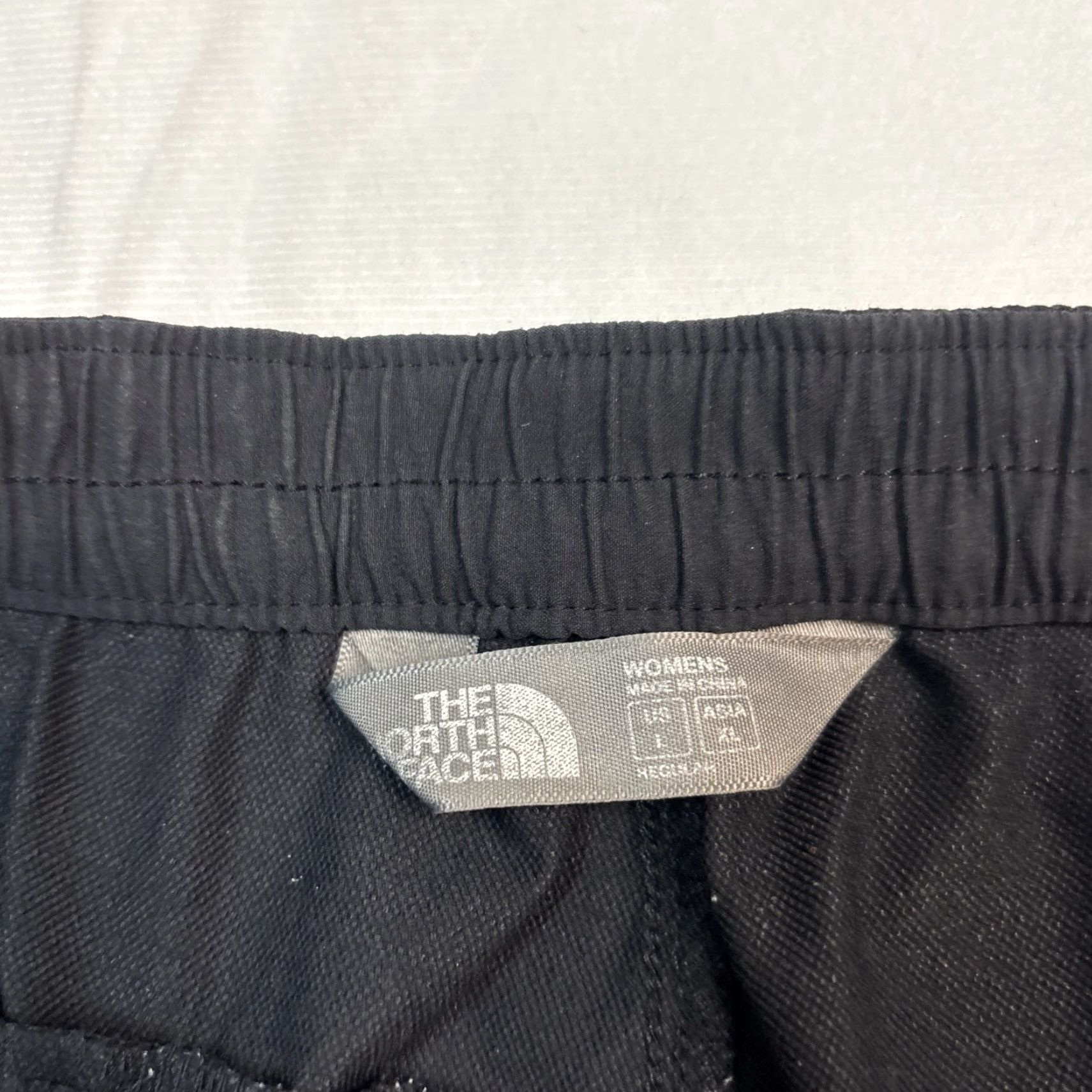The North Face The North Face hiking pants Women L Black zipper pockets Built In Belt Hiking Activewear Womens Size 36" / US 14 / IT 50 - 6 Thumbnail