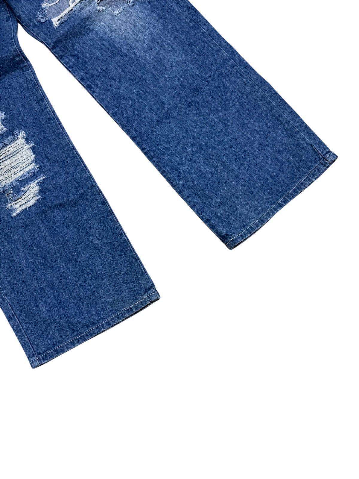 Wrangler WRANGLER SENSE OF PLACE DISTRESSED STYLE JEANS Size 29" - 5 Thumbnail