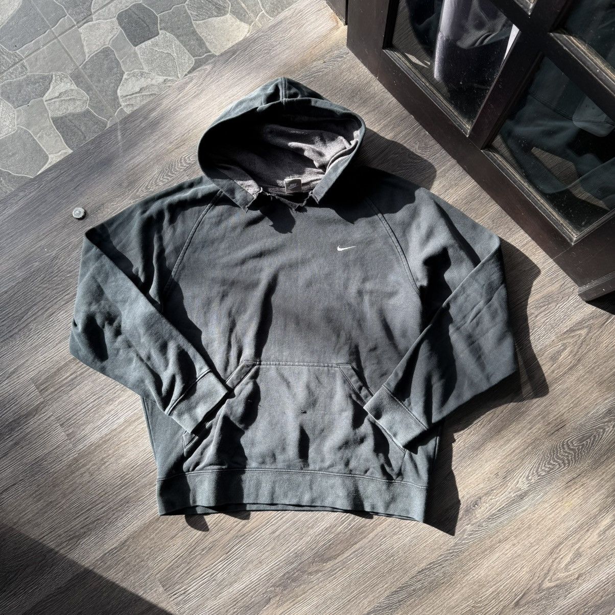 Nike Nike swoosh Y2K Hoodie Size US L / EU 52-54 / 3 - 1 Thumbnail
