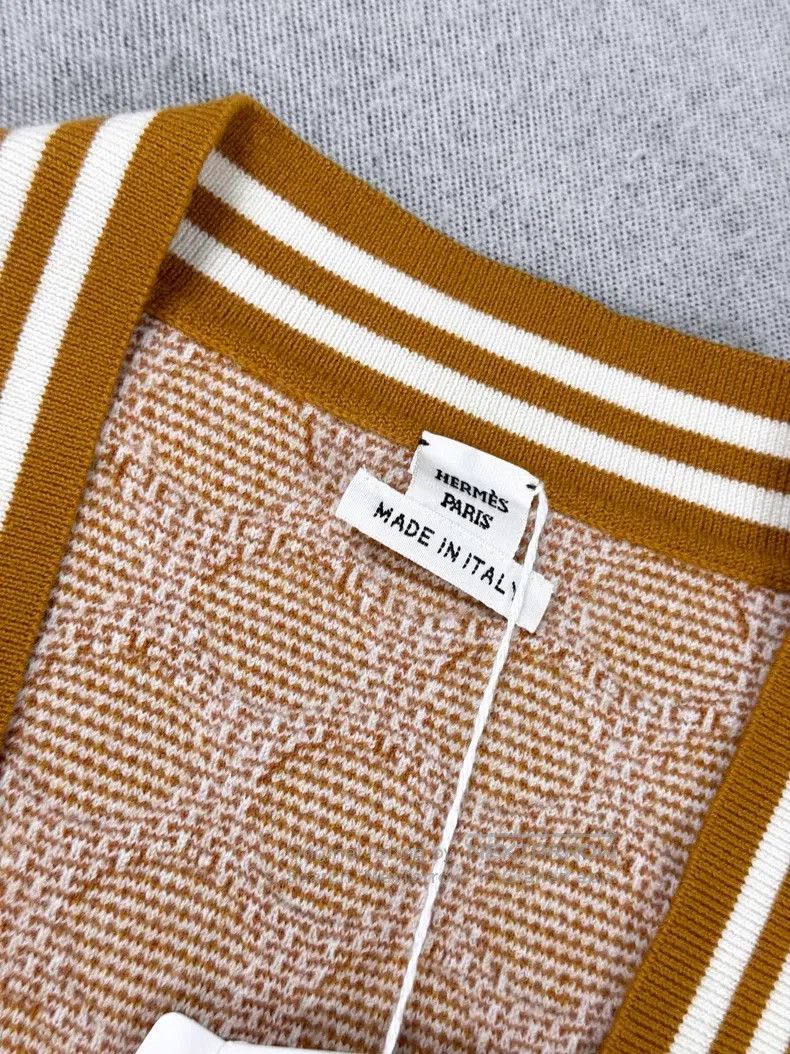 Hermes Hermes Brown Polka Dot Wool Cardigan Size XS / US 0-2 / IT 36-38 - 4 Thumbnail