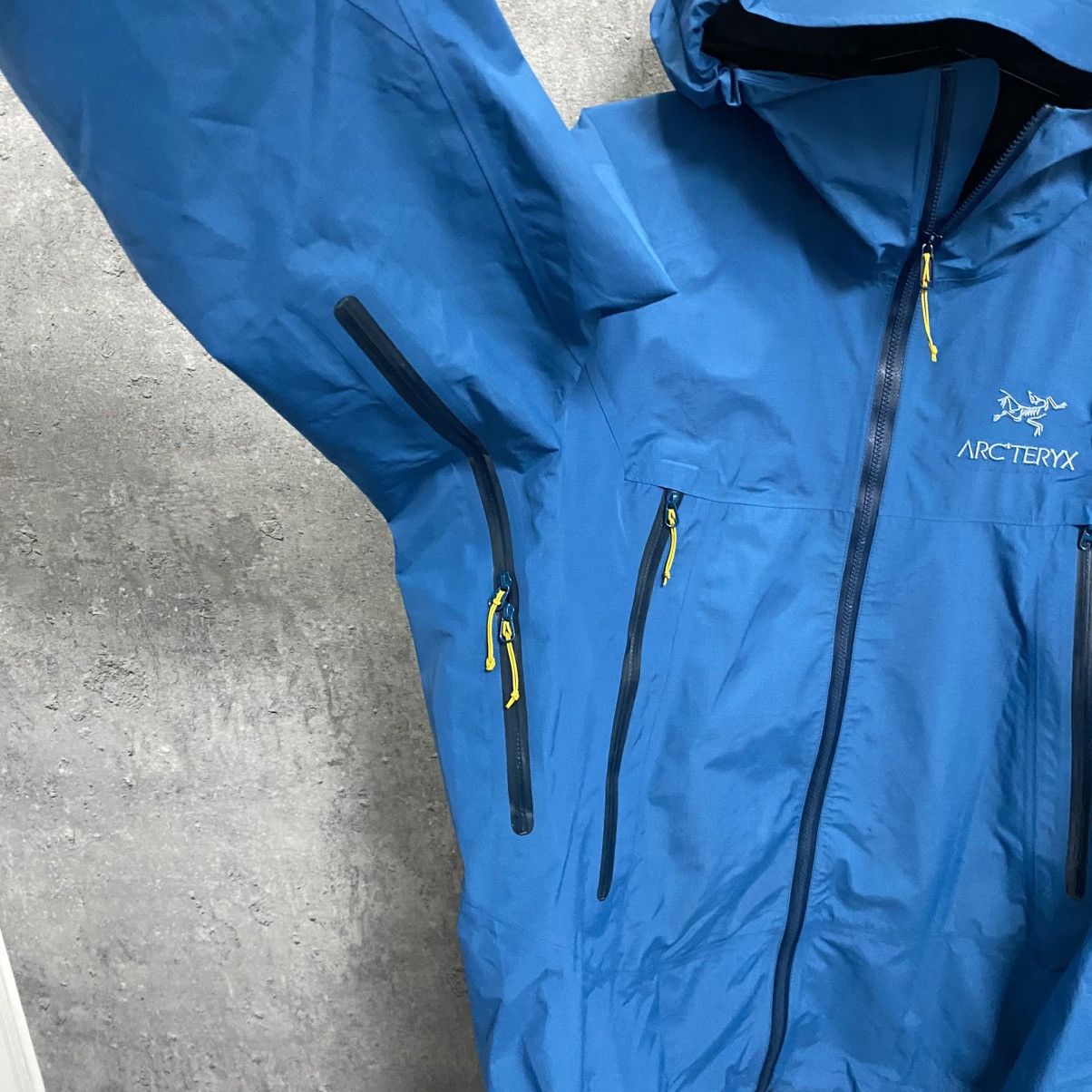 Arc'teryx Men's Arcteryx Beta Gore-Tex Jacket Size US M / EU 48-50 / 2 - 9 Thumbnail