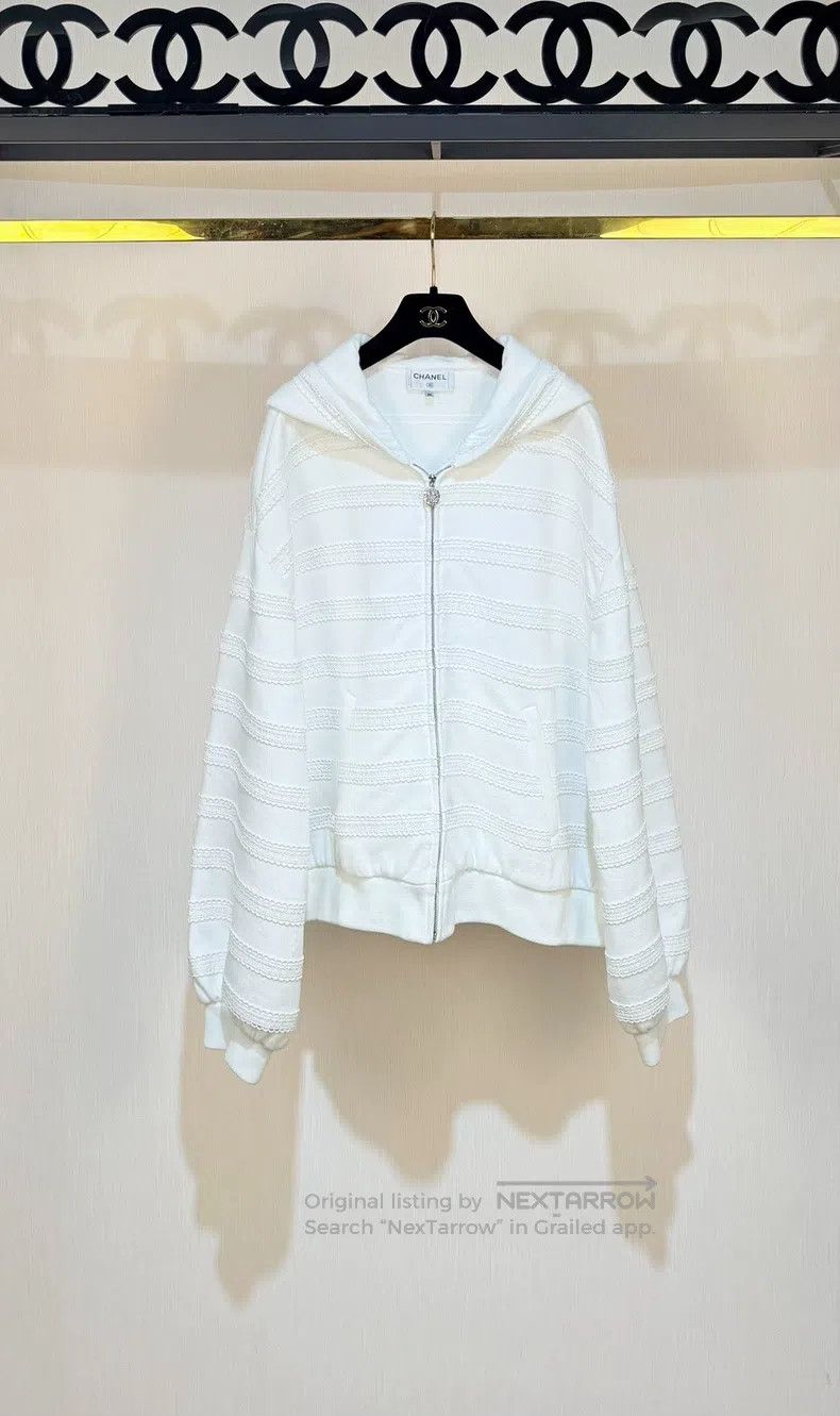 Chanel Chanel Size50 24m full logo white casual jacket Size M / US 6-8 / IT 42-44 - 1 Thumbnail