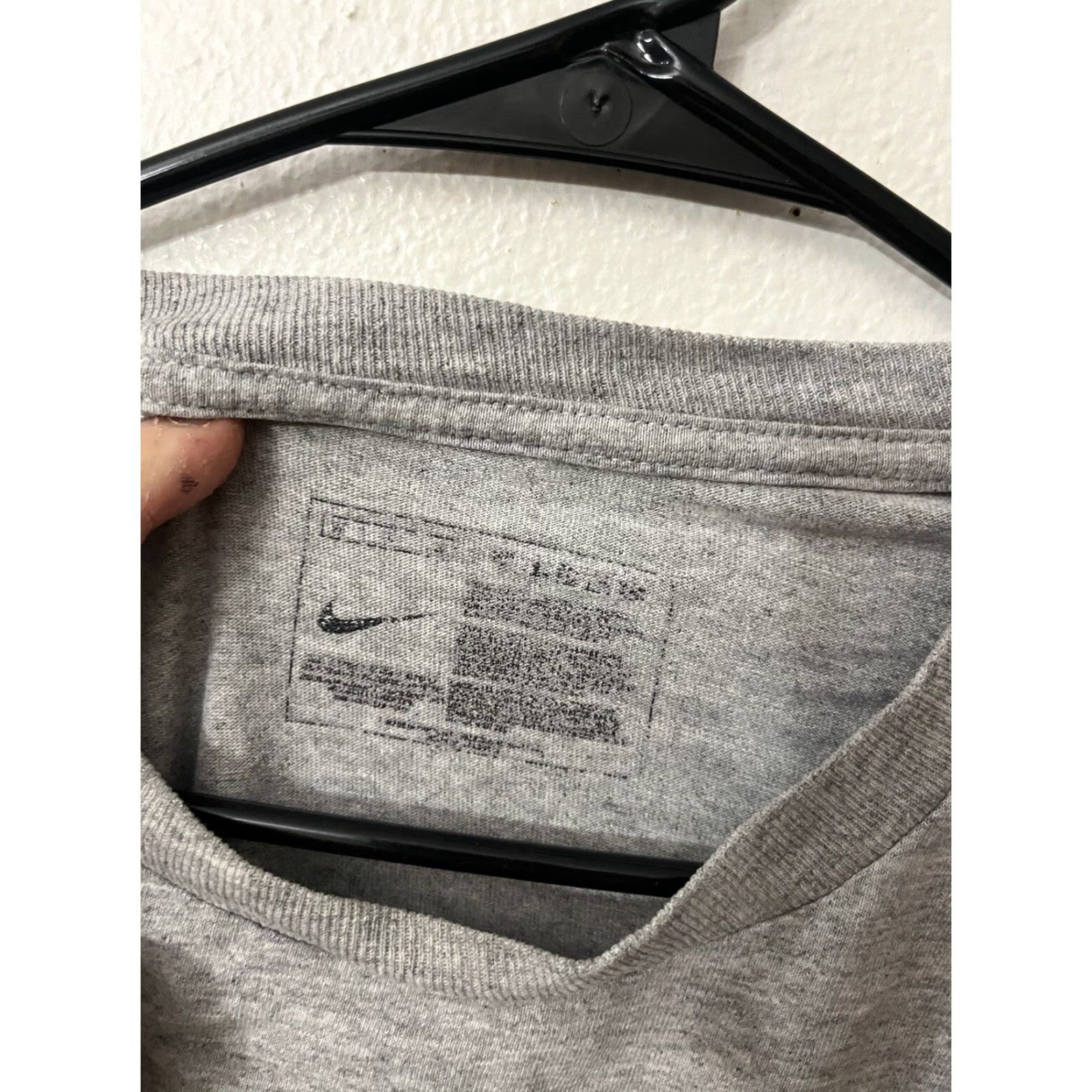 Nike Nike Tee Adult XL Gray Short Sleeve Crewneck T-shirt Logo Dri-Fit Size US XL / EU 56 / 4 - 4 Thumbnail