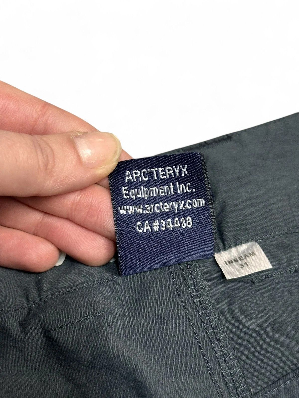 Arc'teryx Vintage Arc’teryx Tech Shell Cargo Pants Outdoor Hiking Gray Size 28" / US 6 / IT 42 - 9 Thumbnail
