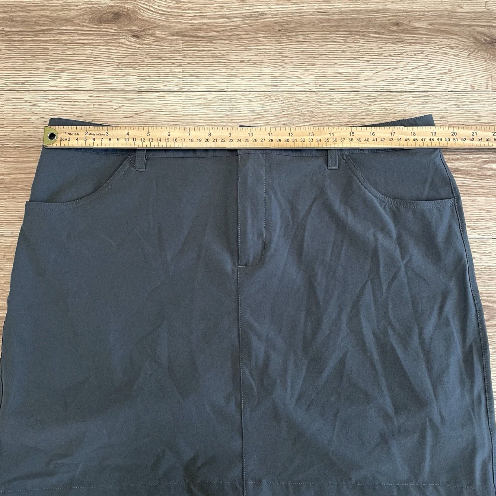 Eddie Bauer Eddie Bauer Adventurer 2.0 Skort Skirt Women Size 16 Gray Performance Size 38" / US 16 / IT 52 - 2 Thumbnail