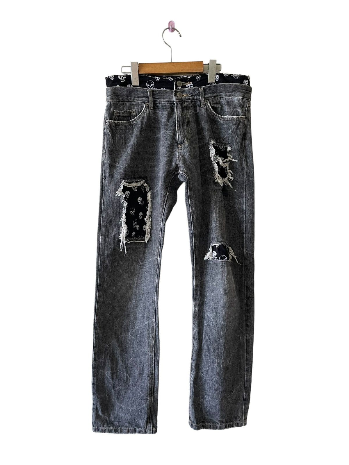 image of Vintage Playchess Skull Design Distressed Jeans in Grey, Men's (Size 30)